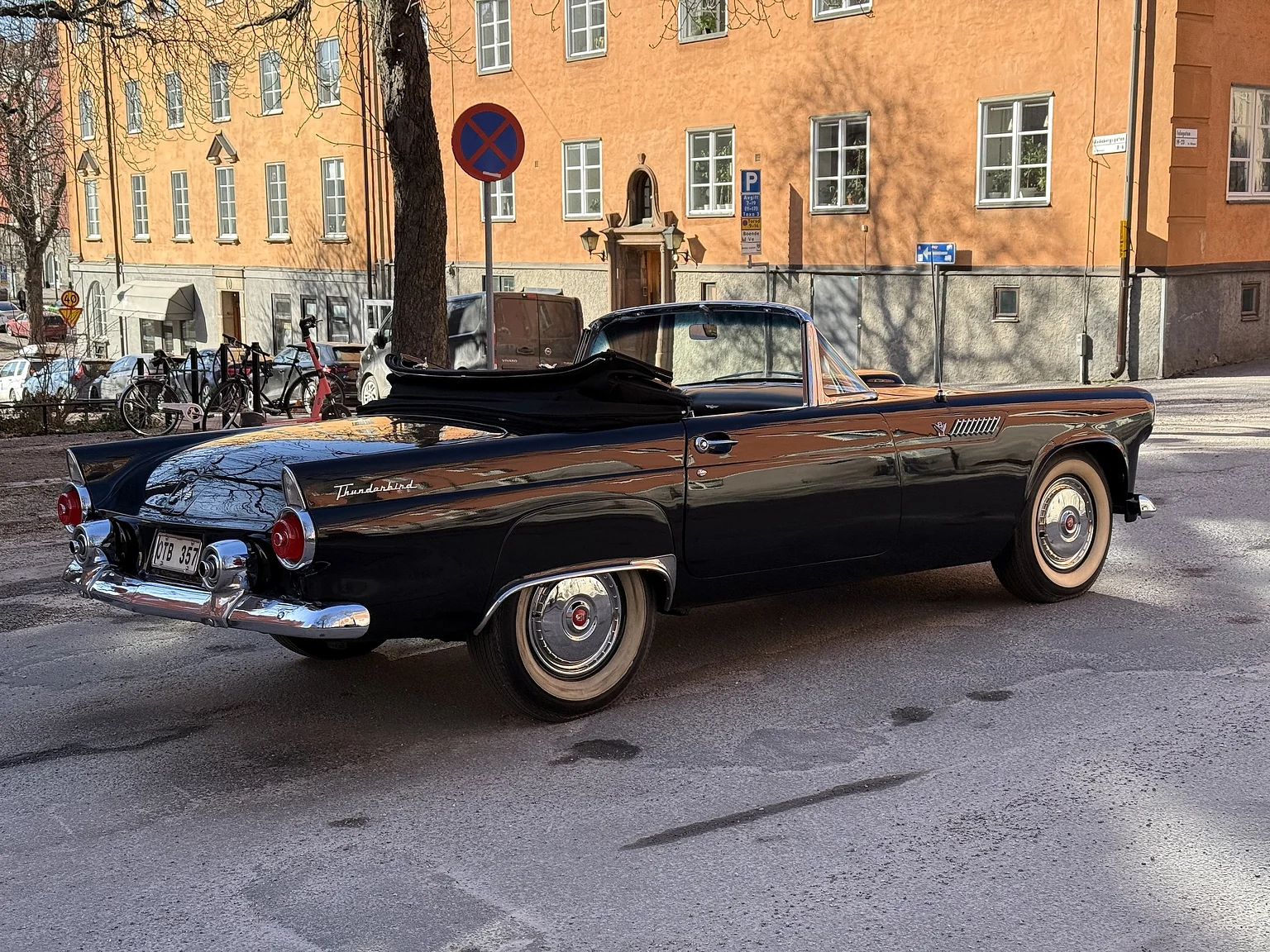 Exterior image of 1955 Ford Thunderbird (7)
