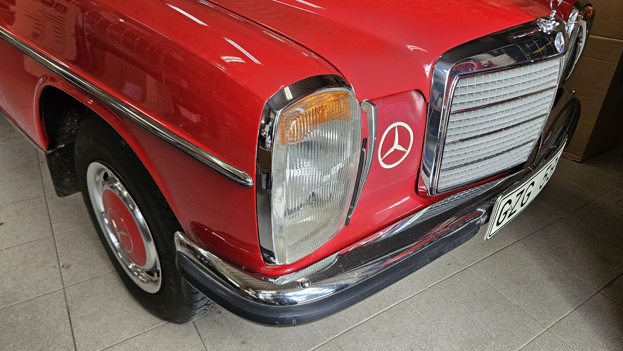 Aussenfoto 1975 Mercedes-Benz 200