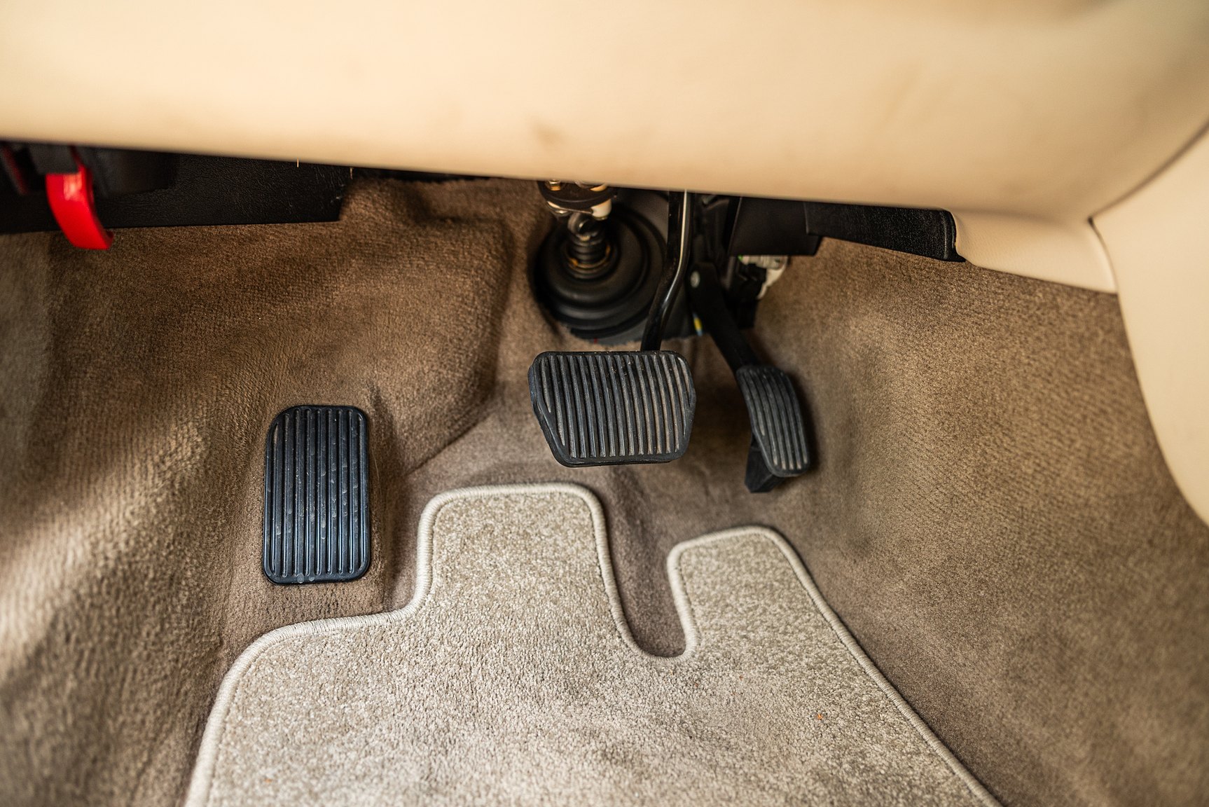 Interior image of 2000 Volvo V70 XC 2.4 T AWD 