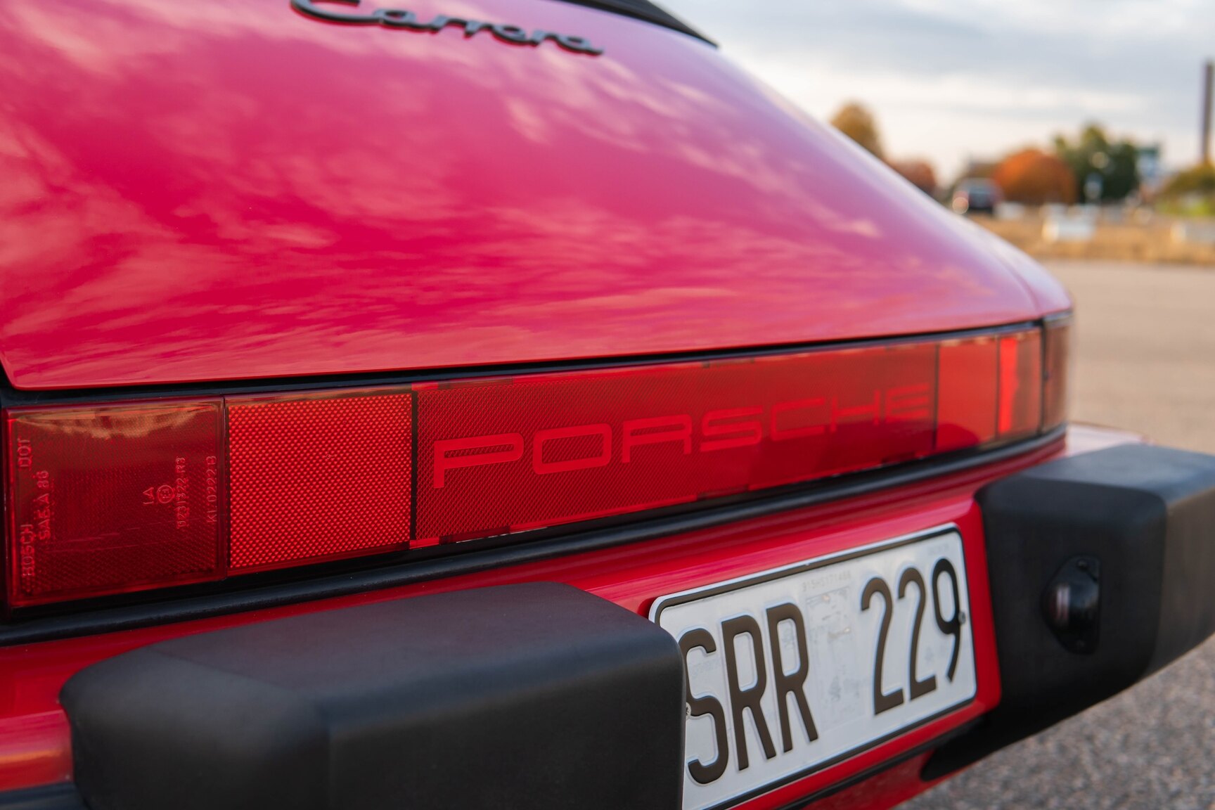 Exteriörbild på 1987 Porsche 911 Carrera Cab 3.2