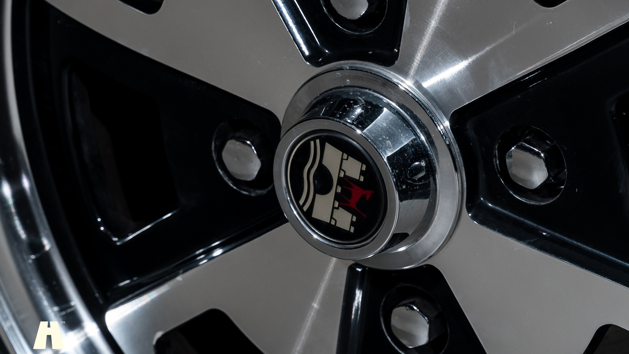 Exterior image of 1969 Volkswagen Karmann Ghia (11)