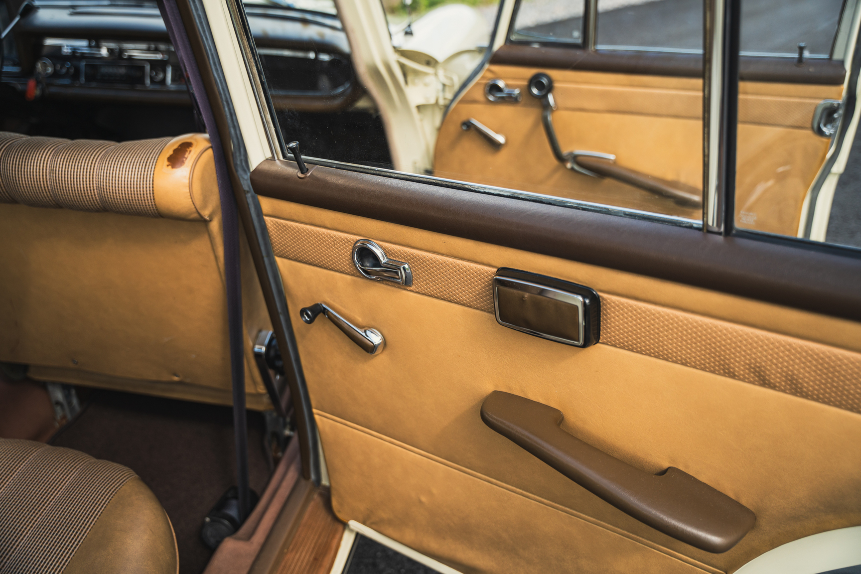 Innenraumfoto von 1966 Mercedes-Benz 200 D "Heckflosse"