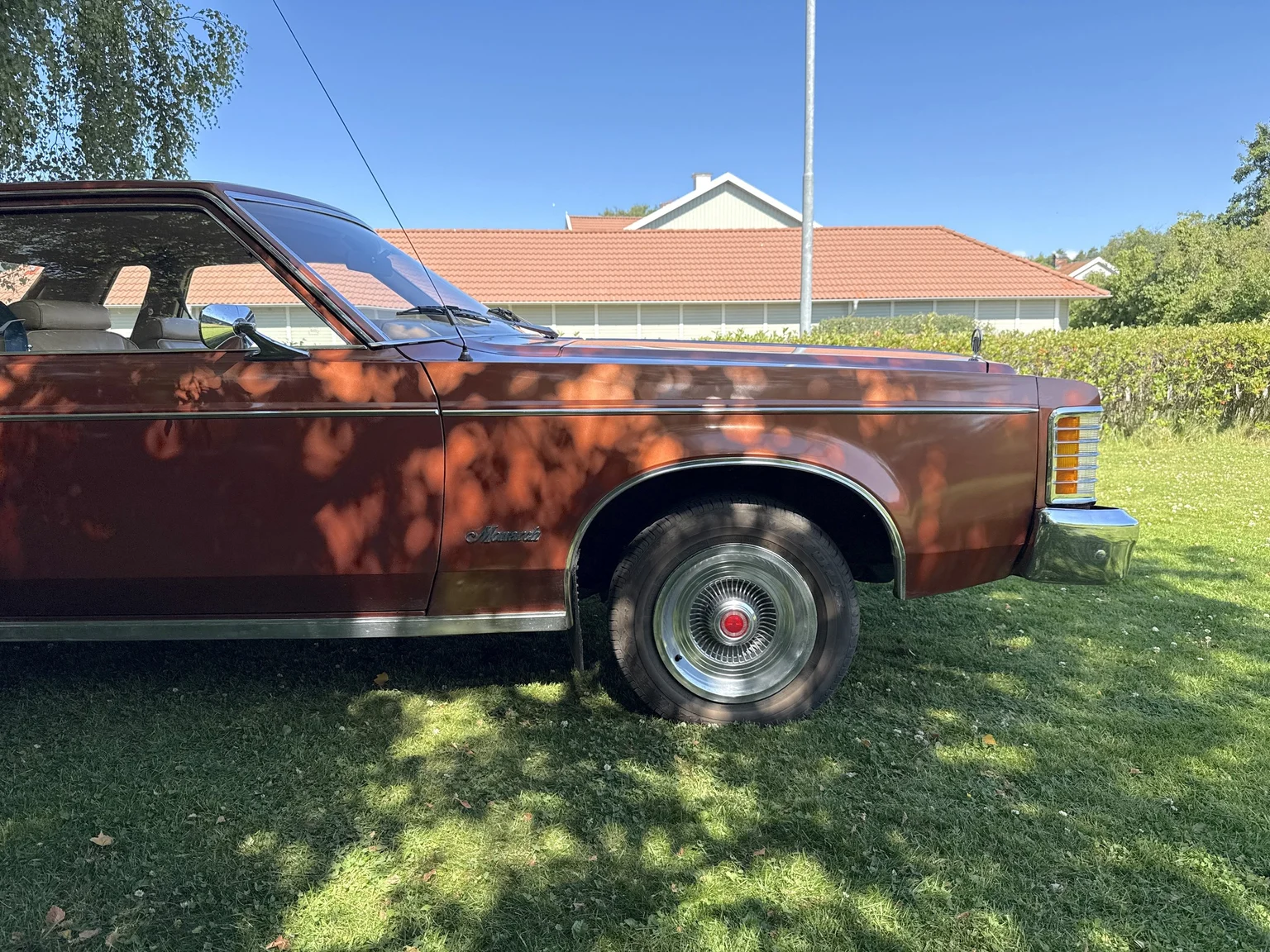 Exteriörbild på 1975 Mercury Monarch Coupe (12)