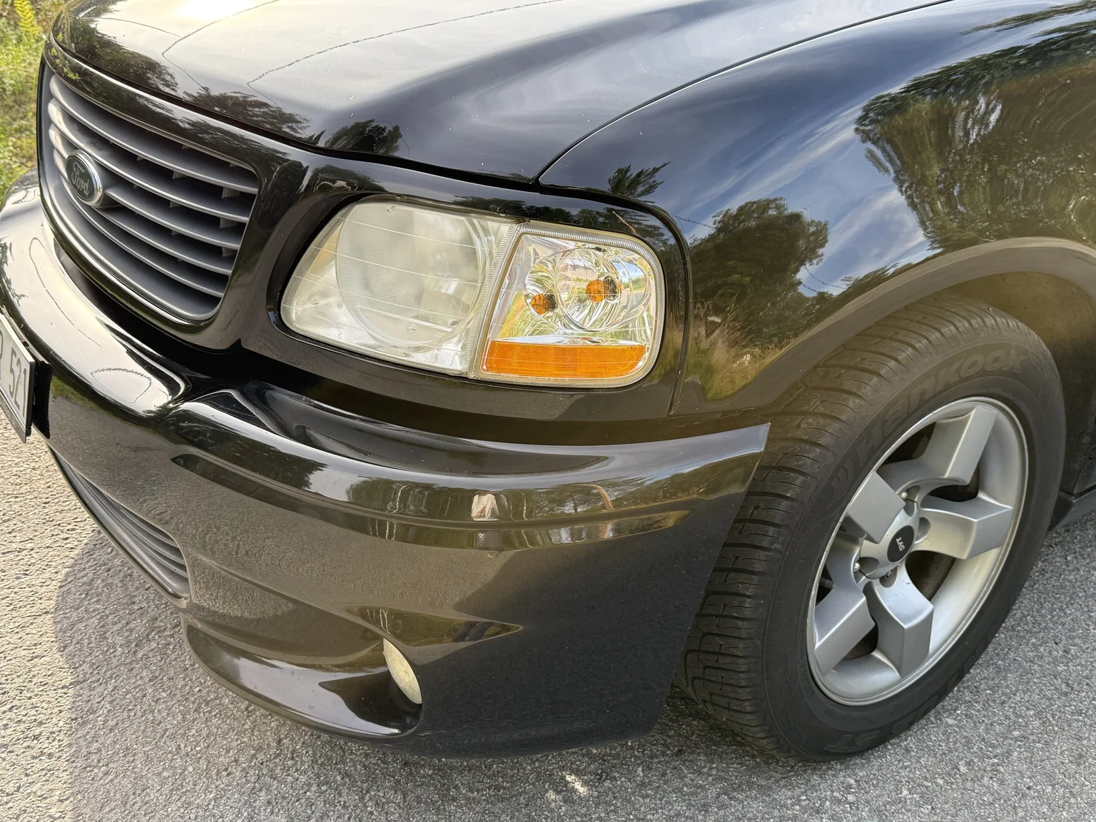 Exteriörbild på 2002 Ford F-150 SVT Lightning (6)