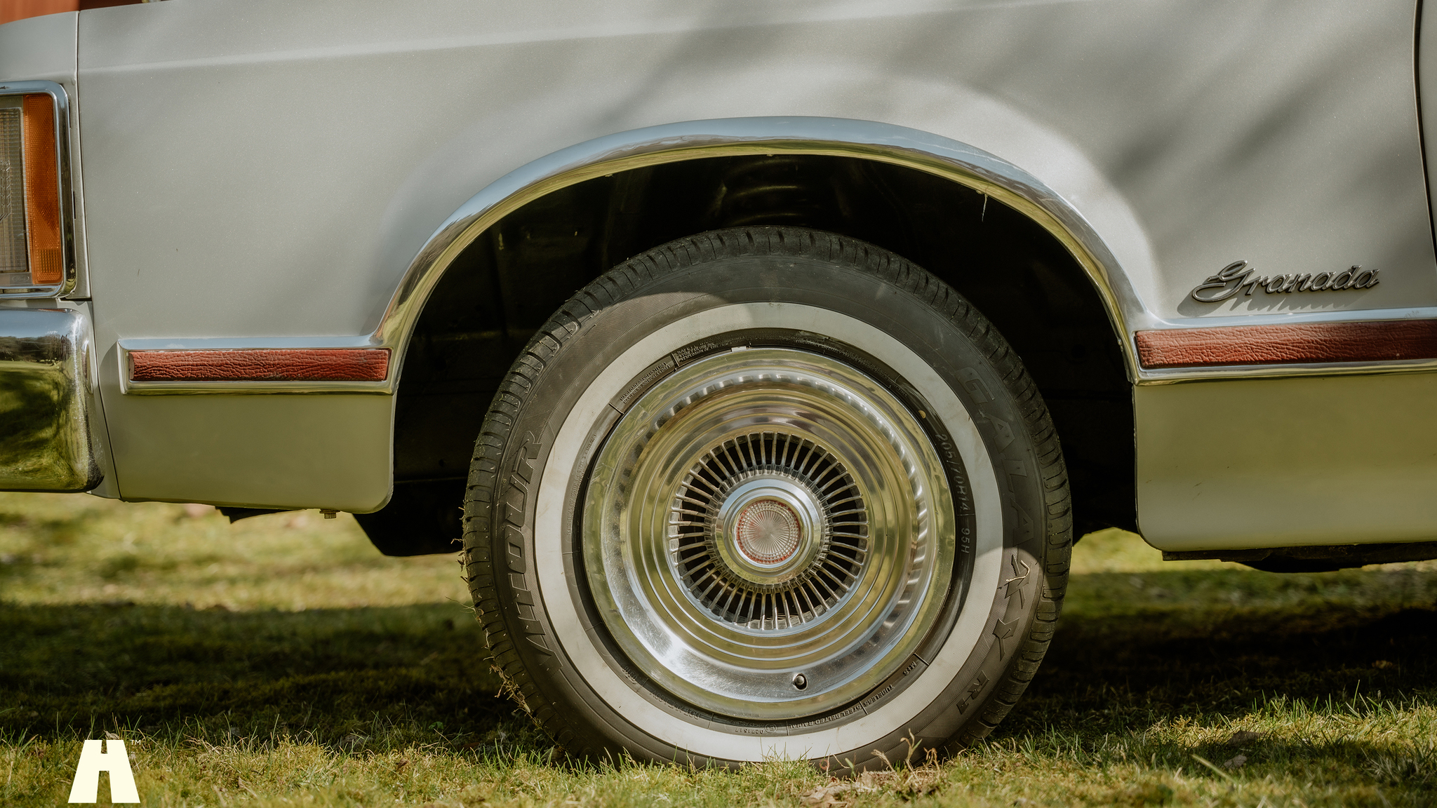 Exteriörbild på 1976 Ford Mercury Monarch Ghia (9)