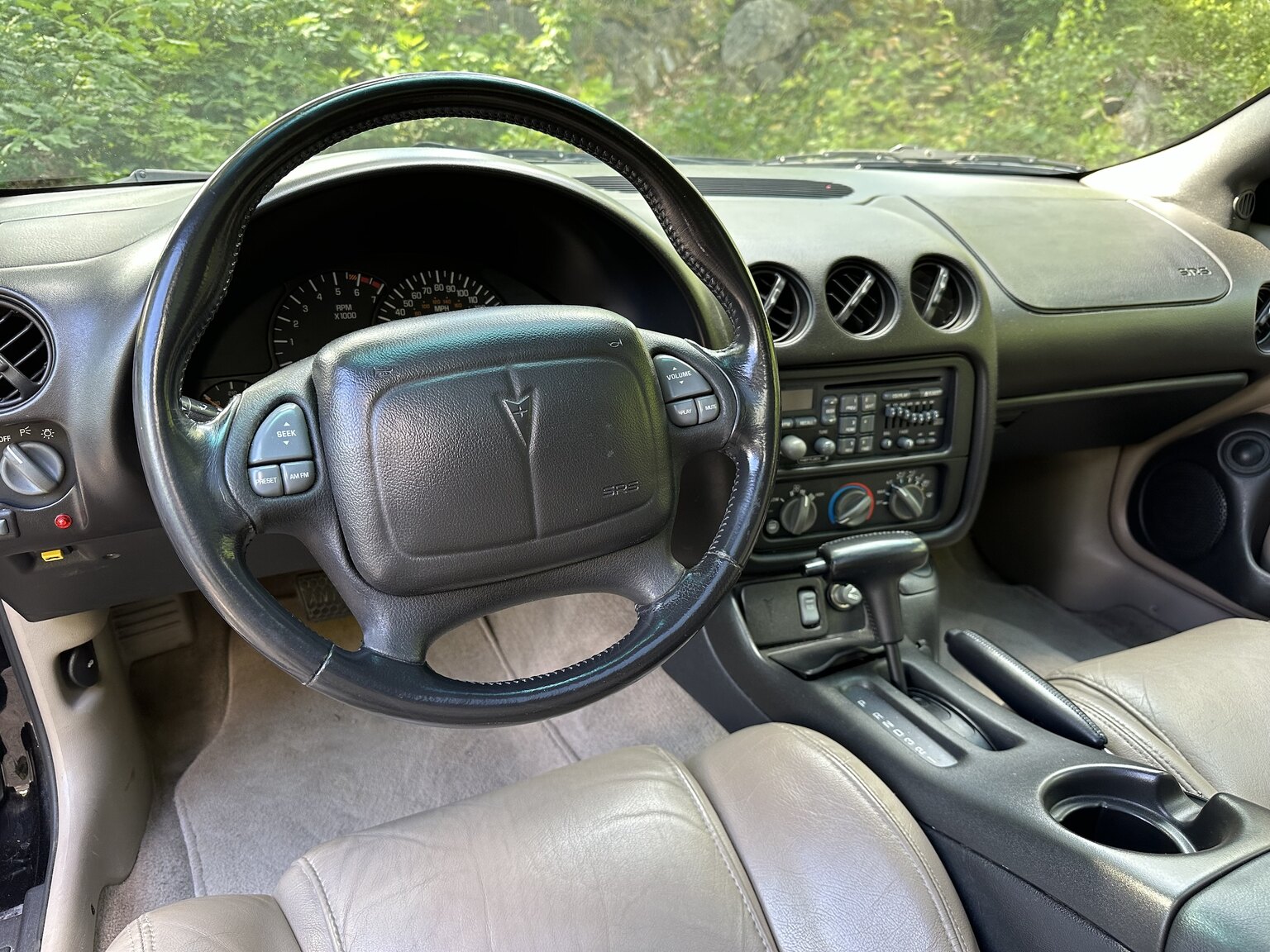 Interior image of 2000 Pontiac TransAm Firebird (2)