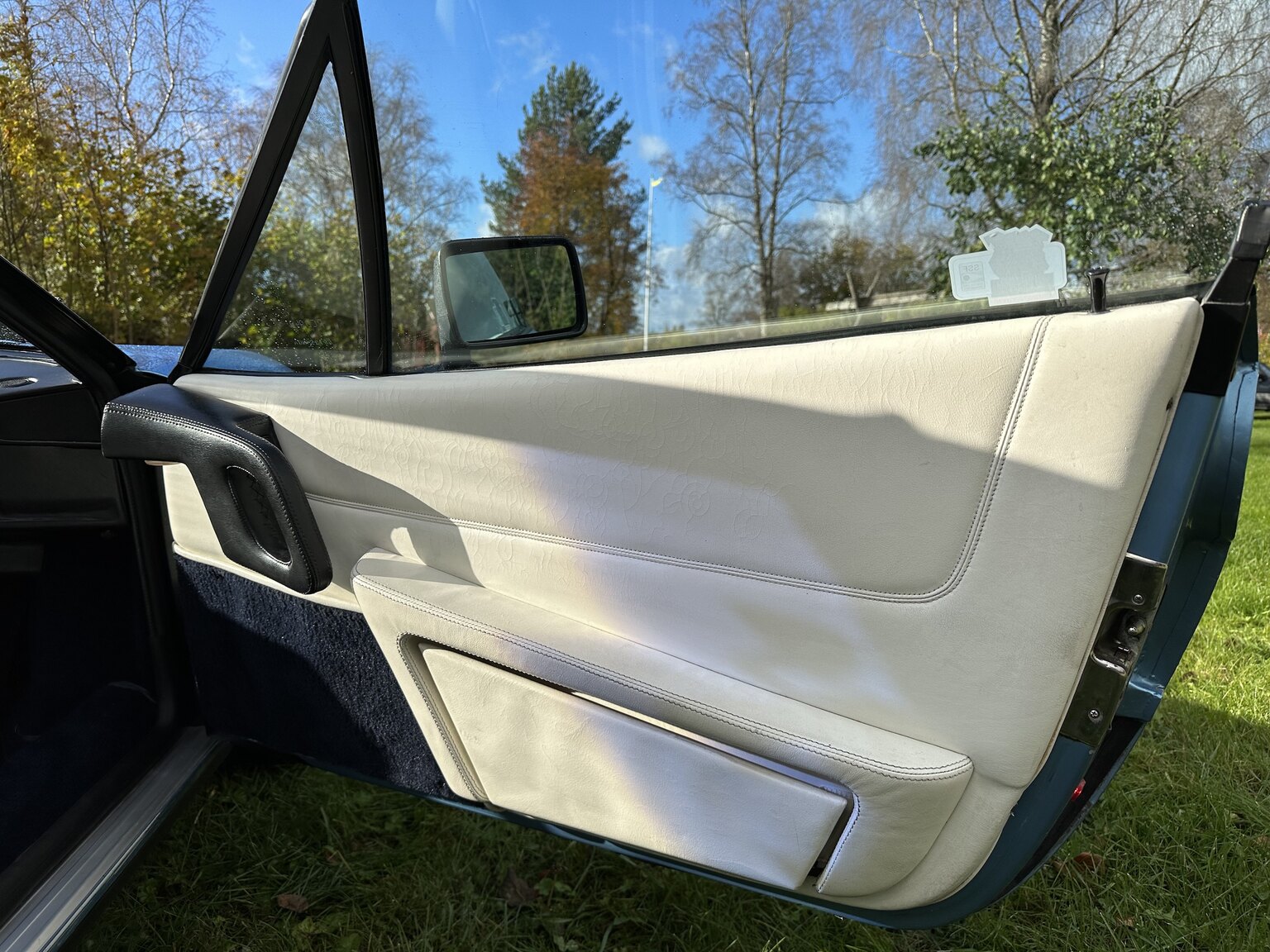 Interiörbild 1986 Ferrari 328 GTS