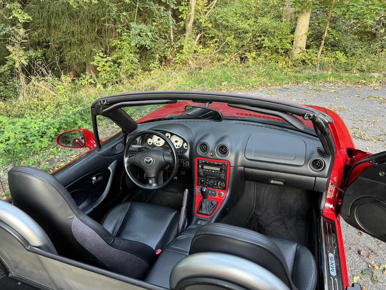 Innenraumfoto von 2004 Mazda MX-5