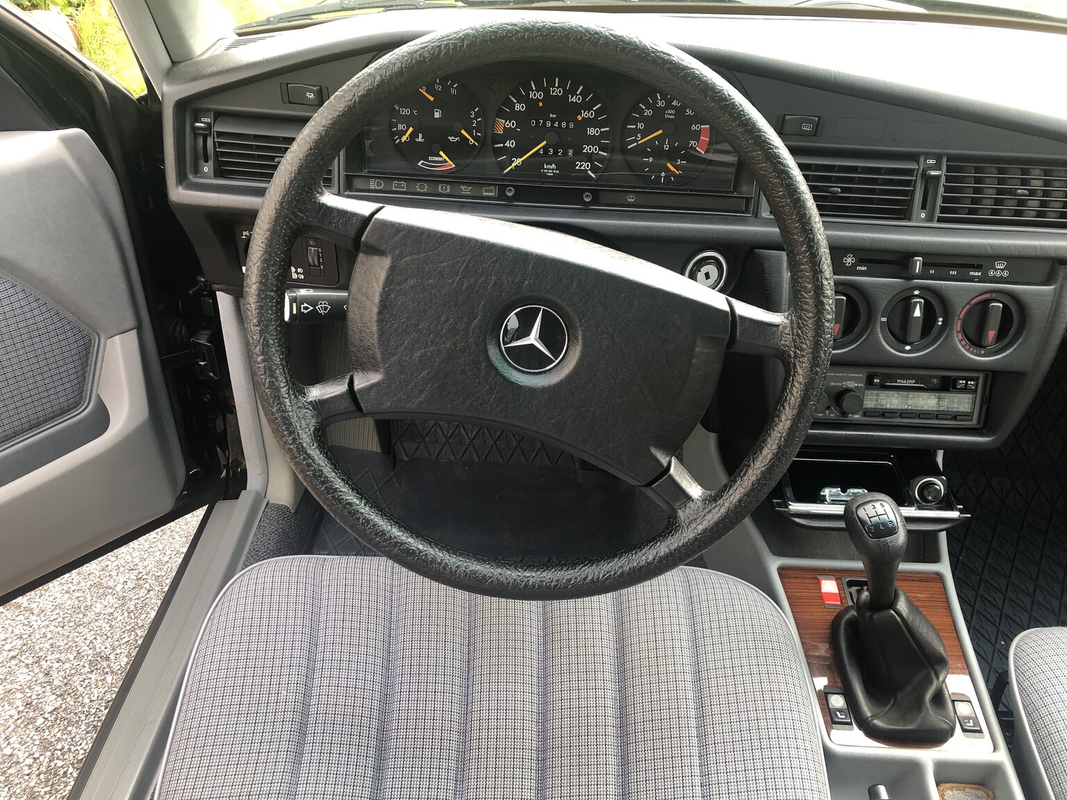 Interiörbild 1986 Mercedes-Benz 190E