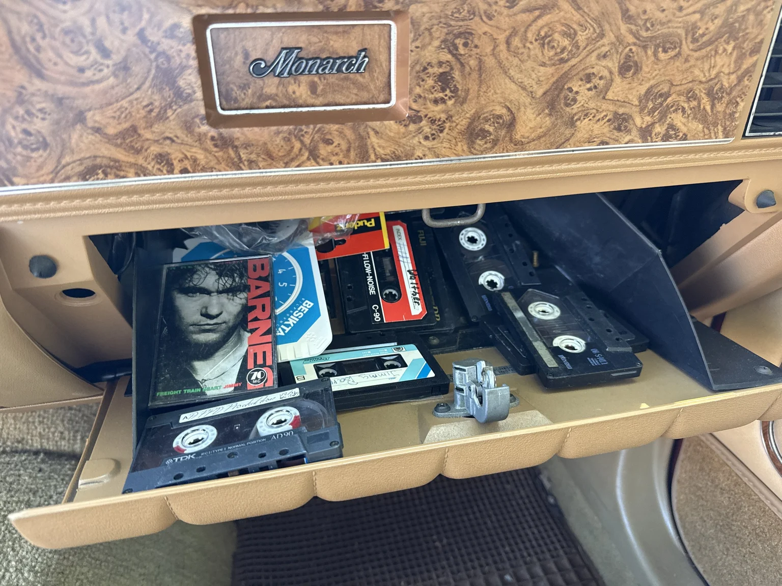 Innenraumfoto von 1975 Mercury Monarch Coupe (44)