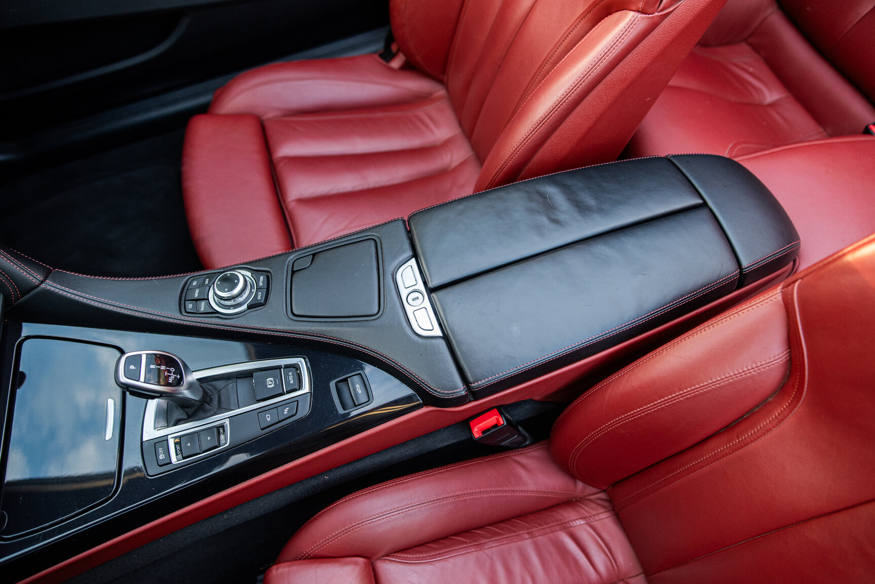 Interiörbild 2011 BMW 650i Cabriolet