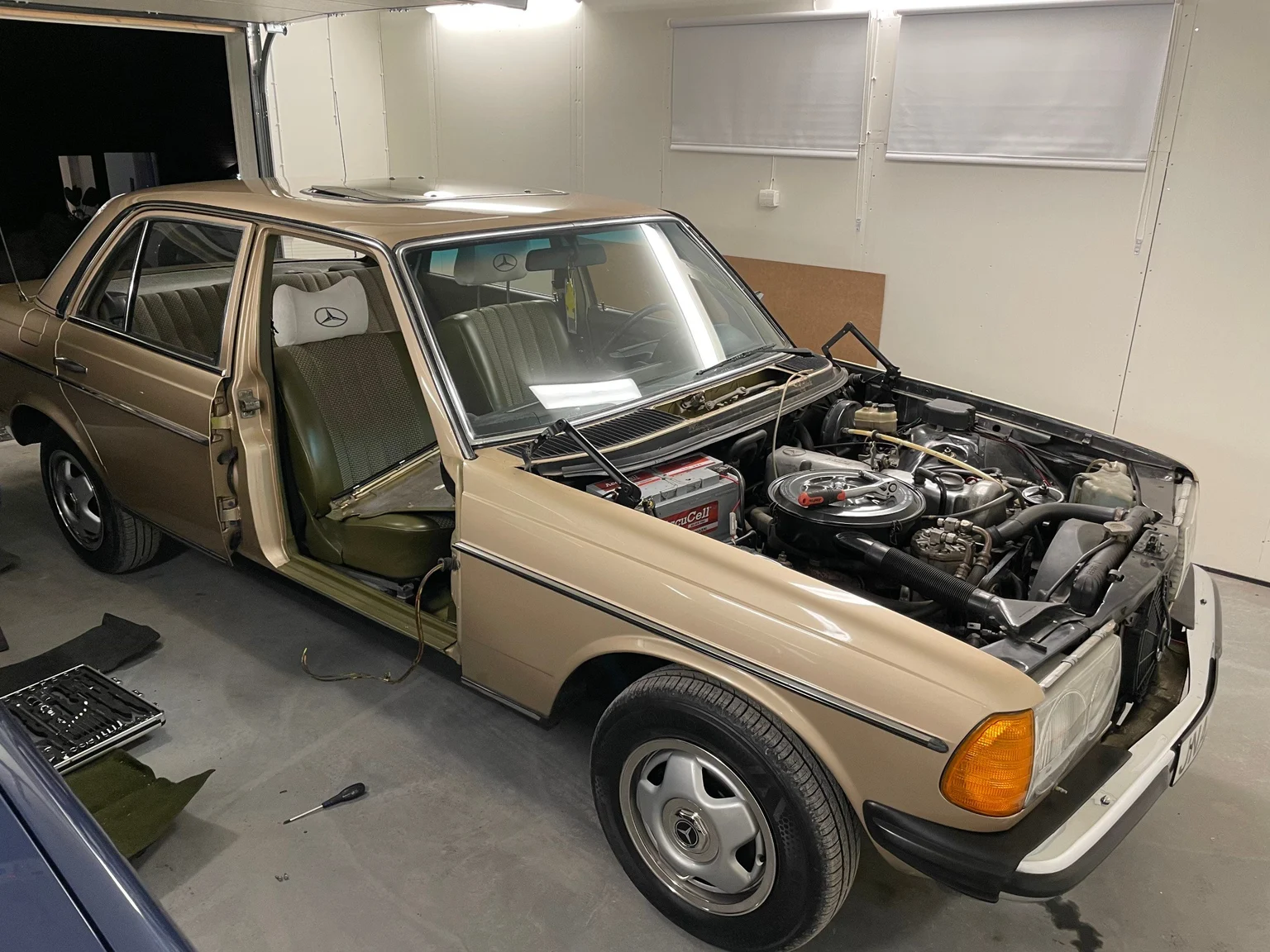 Bild der Verschiedenes von 1976 Mercedes-Benz 300 D (7)
