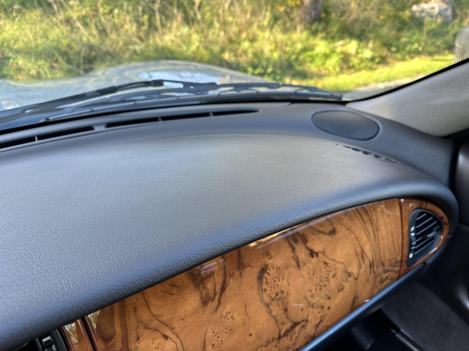 Interior image of 2000 Jaguar XK 8