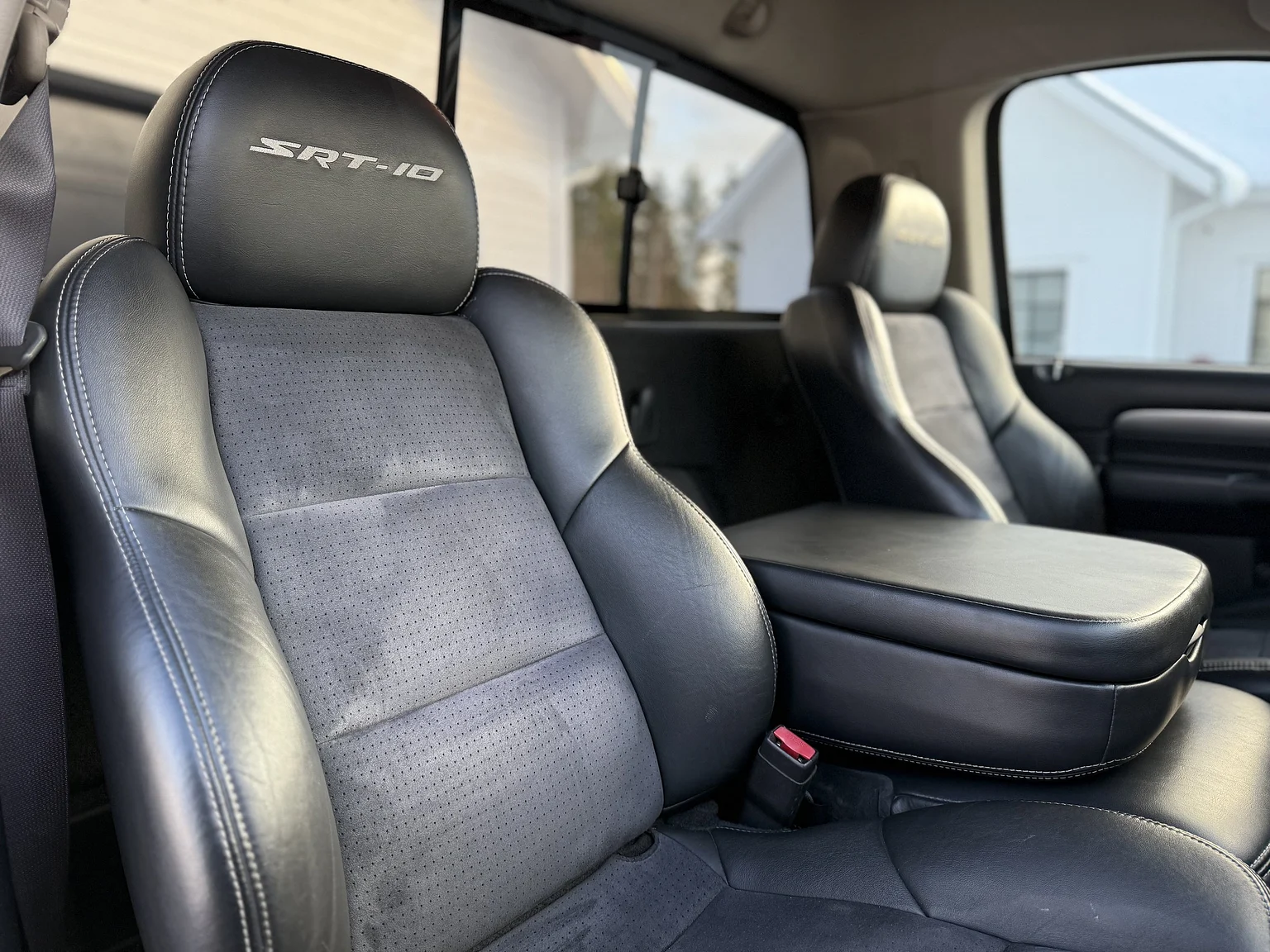 Interiörbild 2005 Dodge RAM SRT-10 Regular Cab Manual  (23)