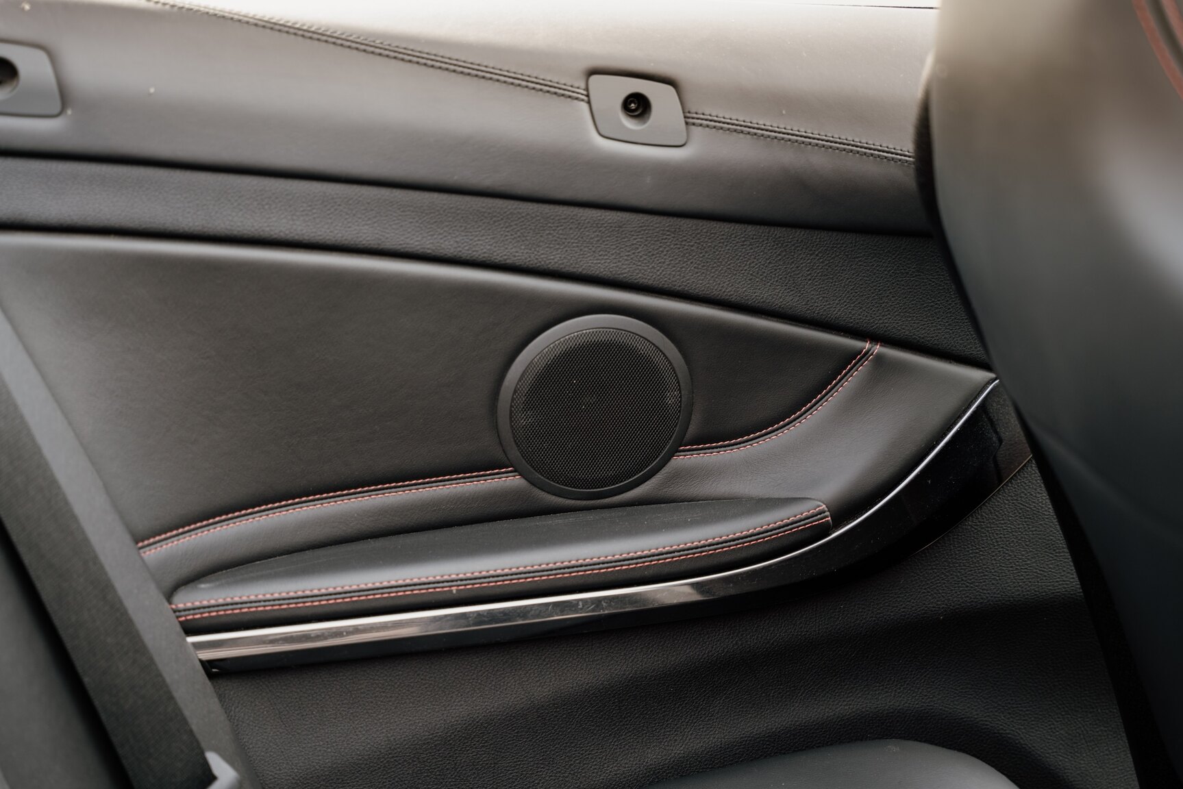 Interior image of 2015 BMW M4 Cabriolet