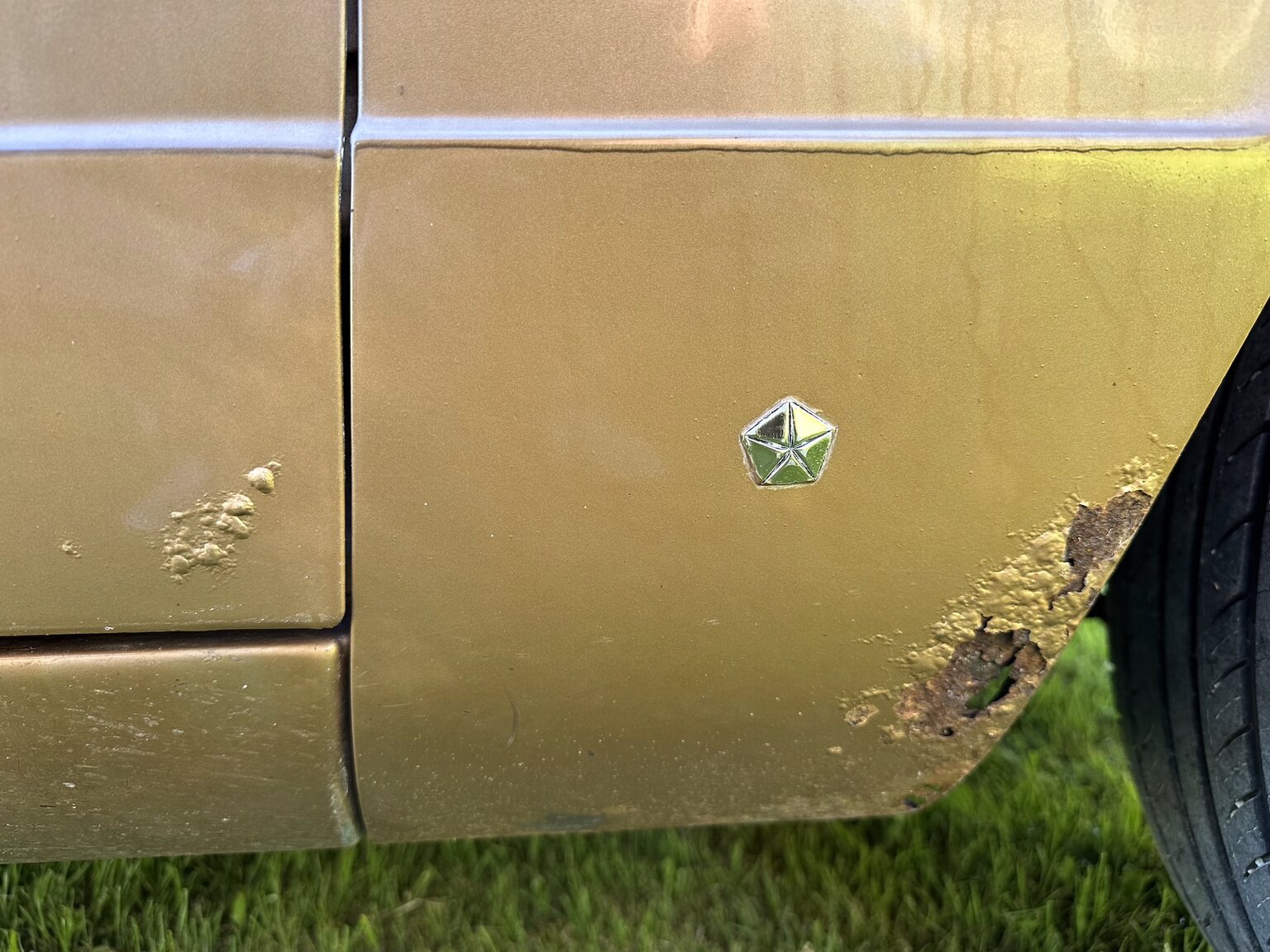 Aussenfoto 1966 Plymouth Valiant 100 2-door Sedan