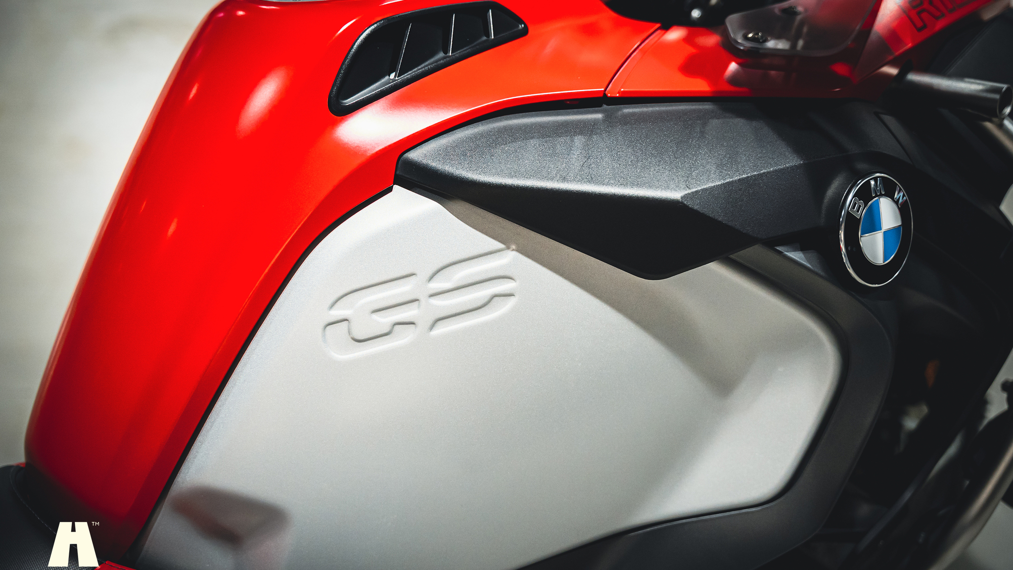 Exterior image of 2017 BMW R 1200 GSA (33)