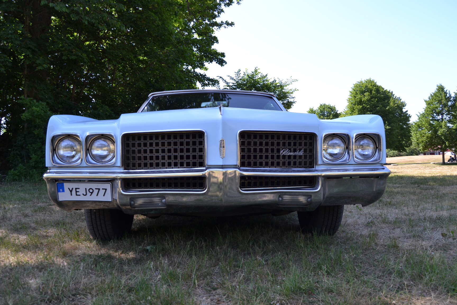 Exterior image of 1970 Oldsmobile Ninety eight Convertible (37)