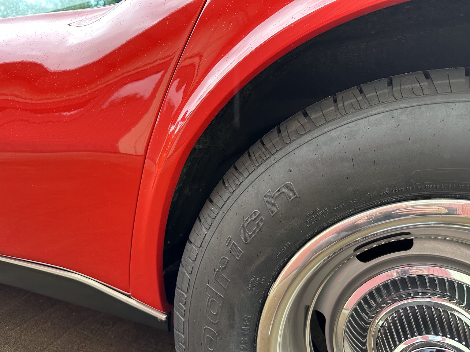 Exteriörbild på 1968 Chevrolet Corvette 427ci / 435hp (52)