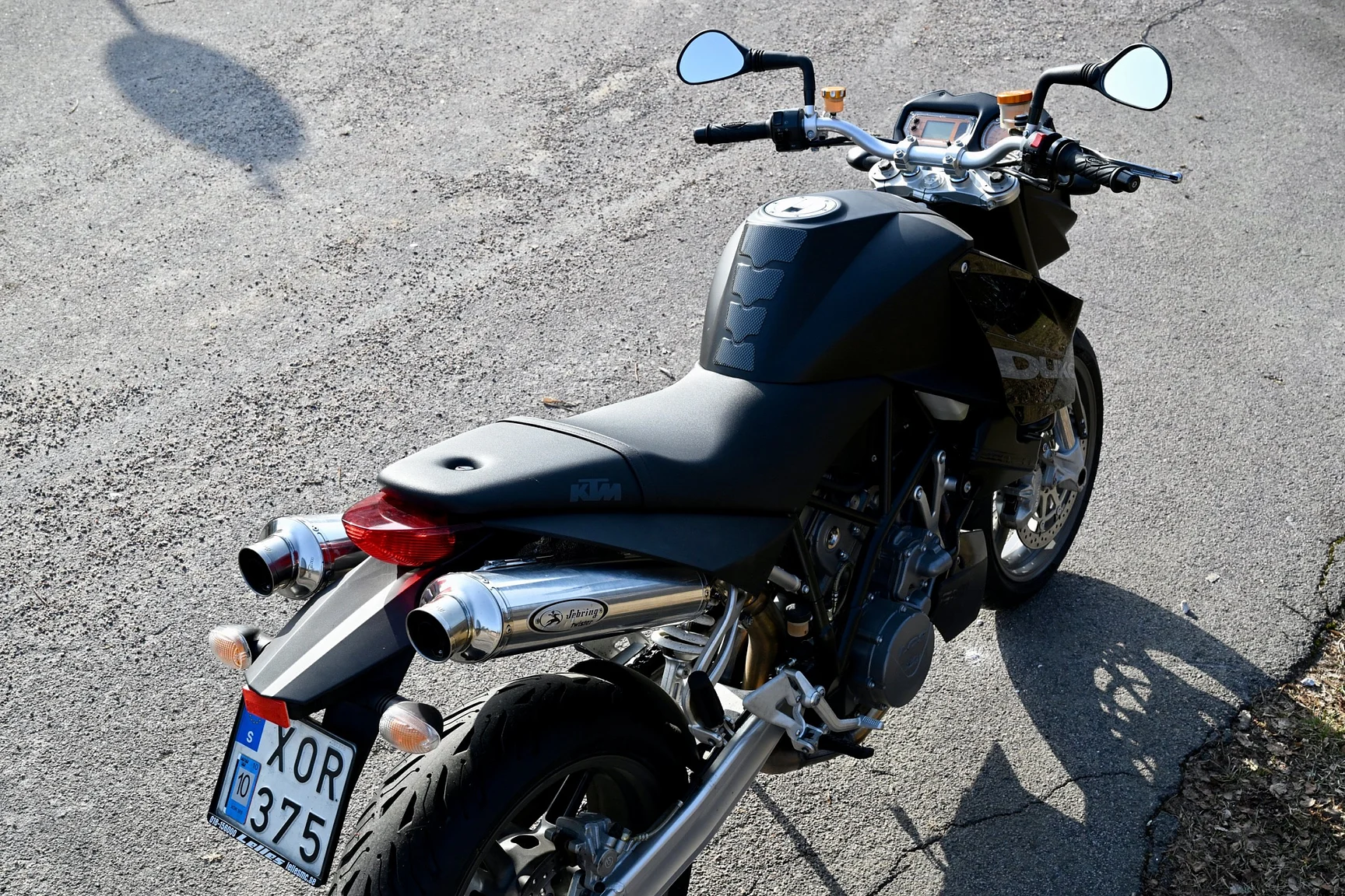 Exterior image of 2005 KTM 990 Super Duke (11)