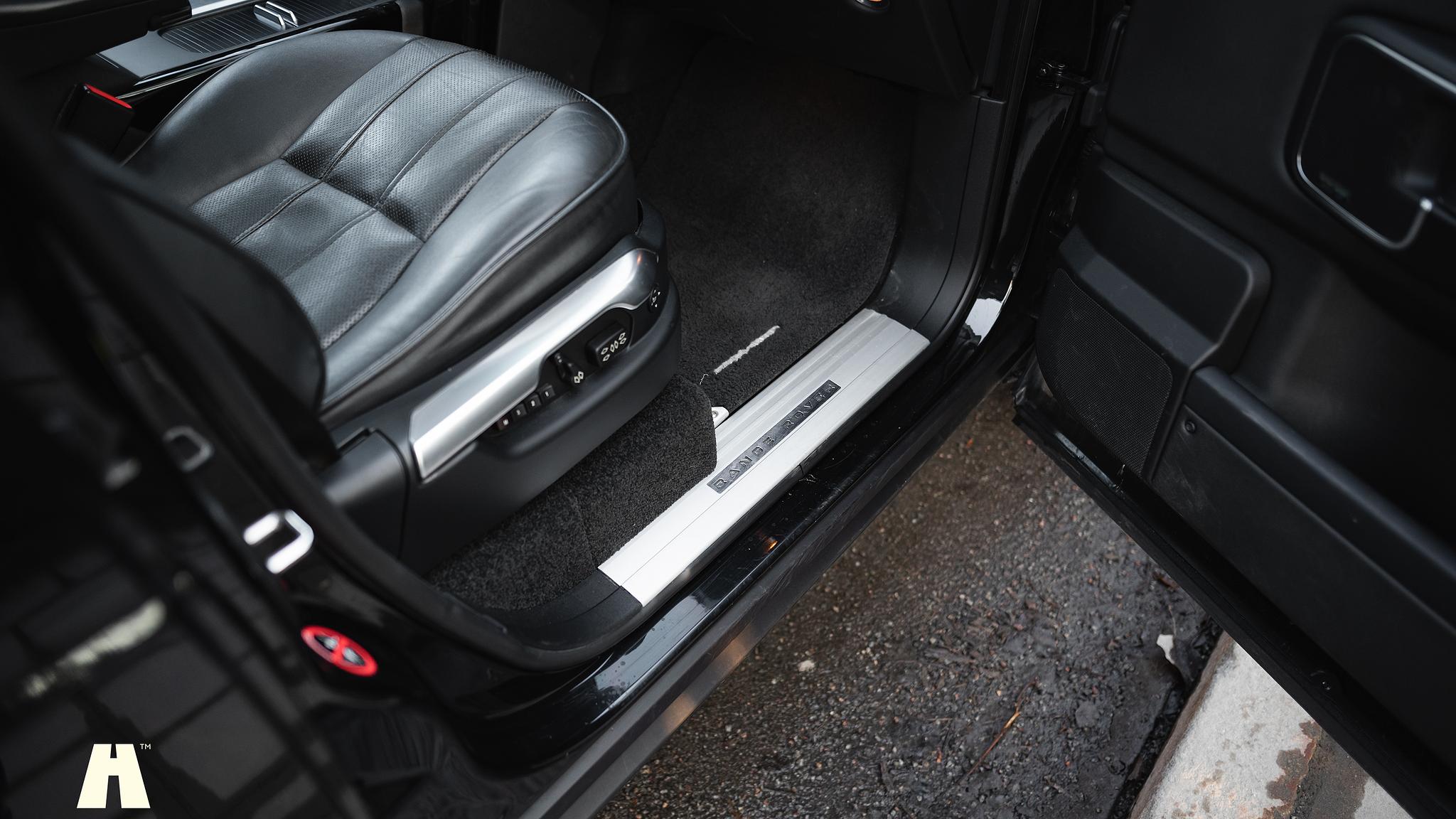 Interior image of 2012 Land Rover Range Rover Westminster TDV8 (L322)