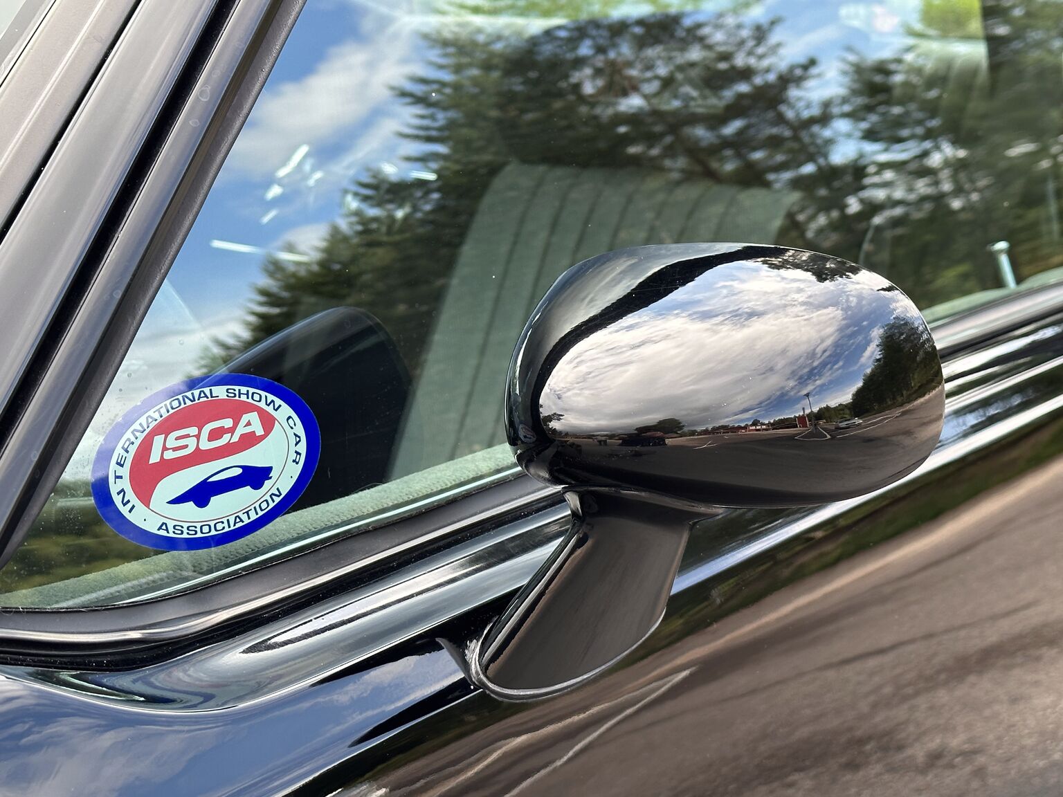 Exterior image of 1987 Buick Grand National "GNX" (34)