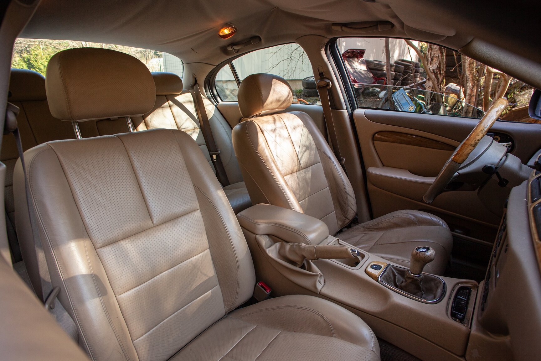 Innenraumfoto von 1999 Jaguar S-Type V6
