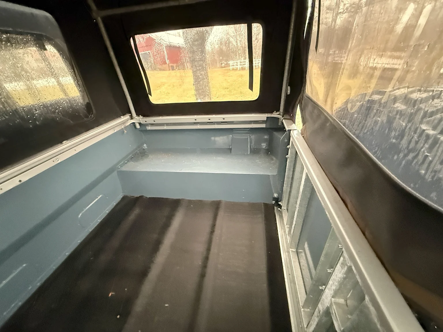 Interior image of 2000 Land Rover Defender 110 C (69)