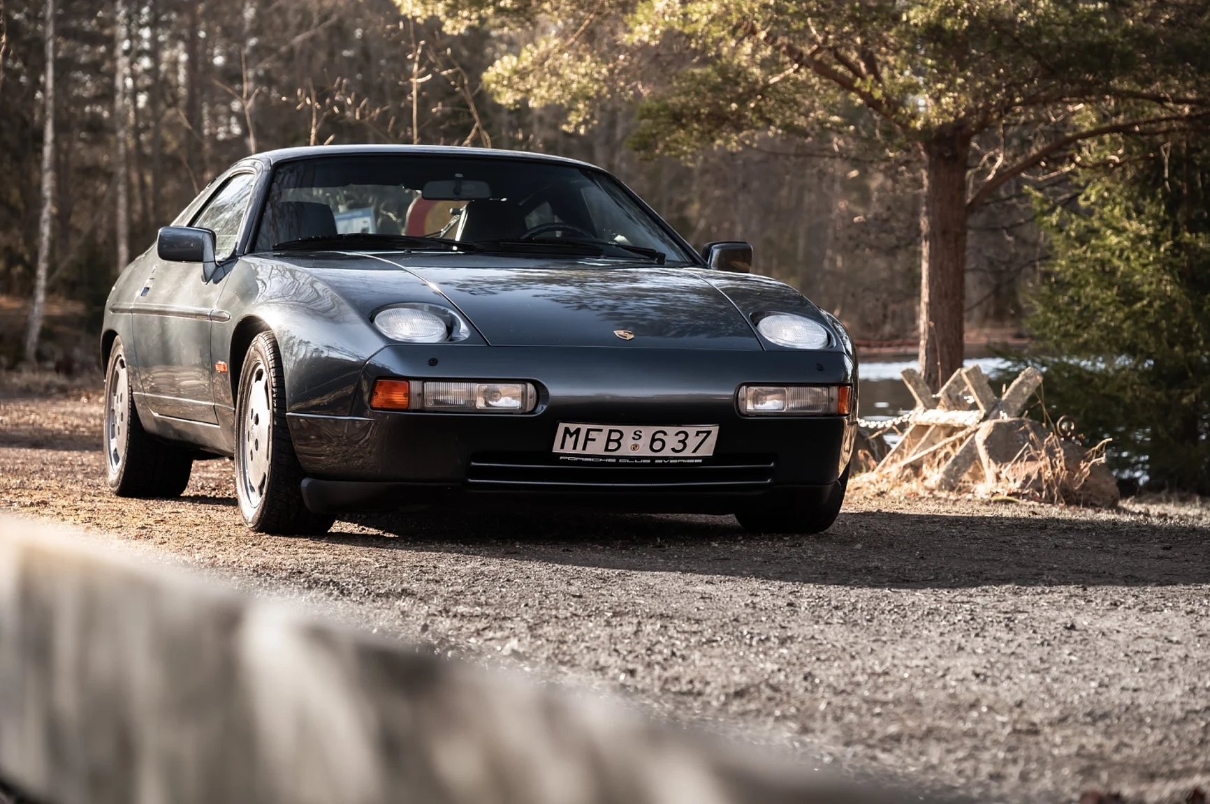 Exterior image of 1988 Porsche 928 S4 (42)