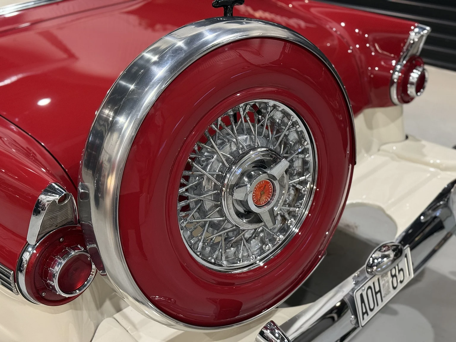 Aussenfoto 1956 Ford Fairlane Sunliner V8 5.1 (37)