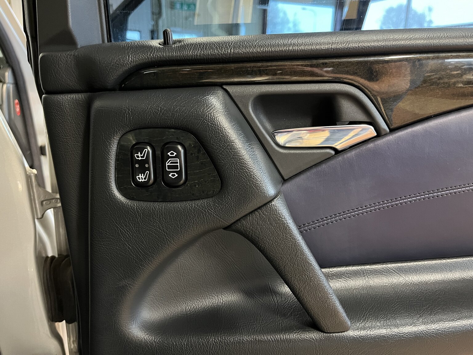 Interiörbild 1998 Mercedes-Benz E55 AMG