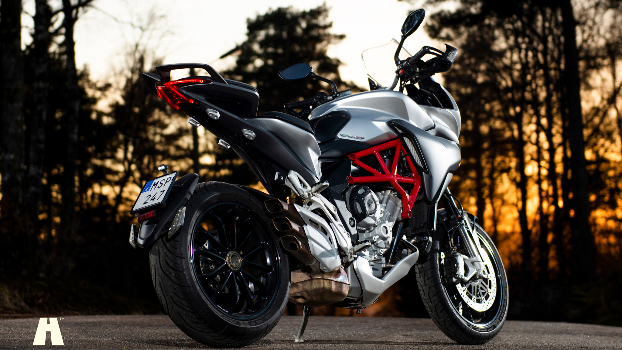 Exteriörbild på 2015 MV Agusta Veloce Turismo 800