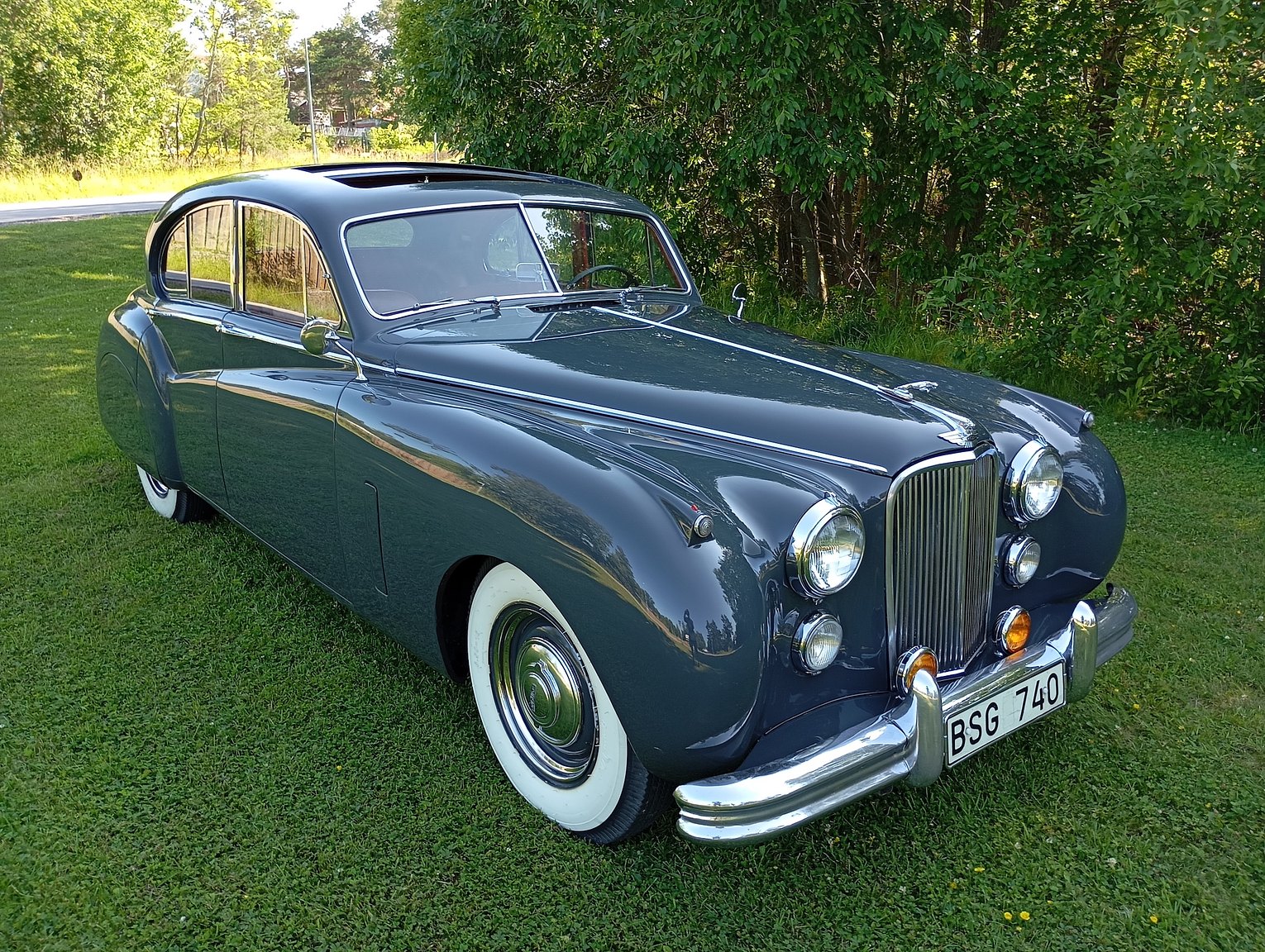 Image of 1954 Jaguar Mark VII mechanics