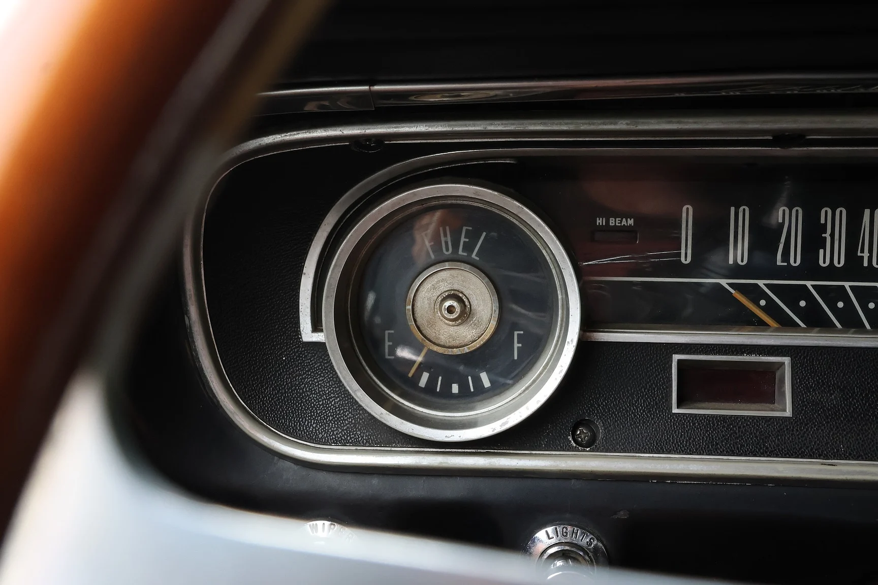 Interiörbild 1965 Ford Mustang Fastback Restomod (24)