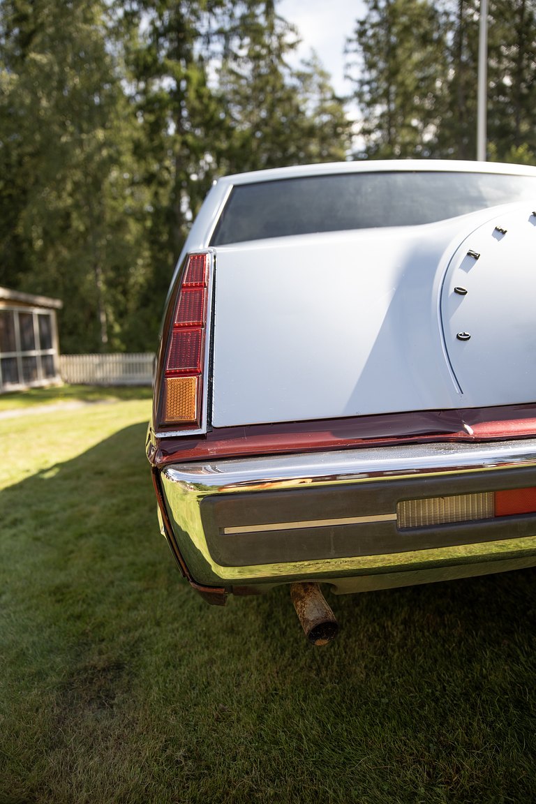 Exteriörbild på 1985 Lincoln Continental 5.0 V8 EFI