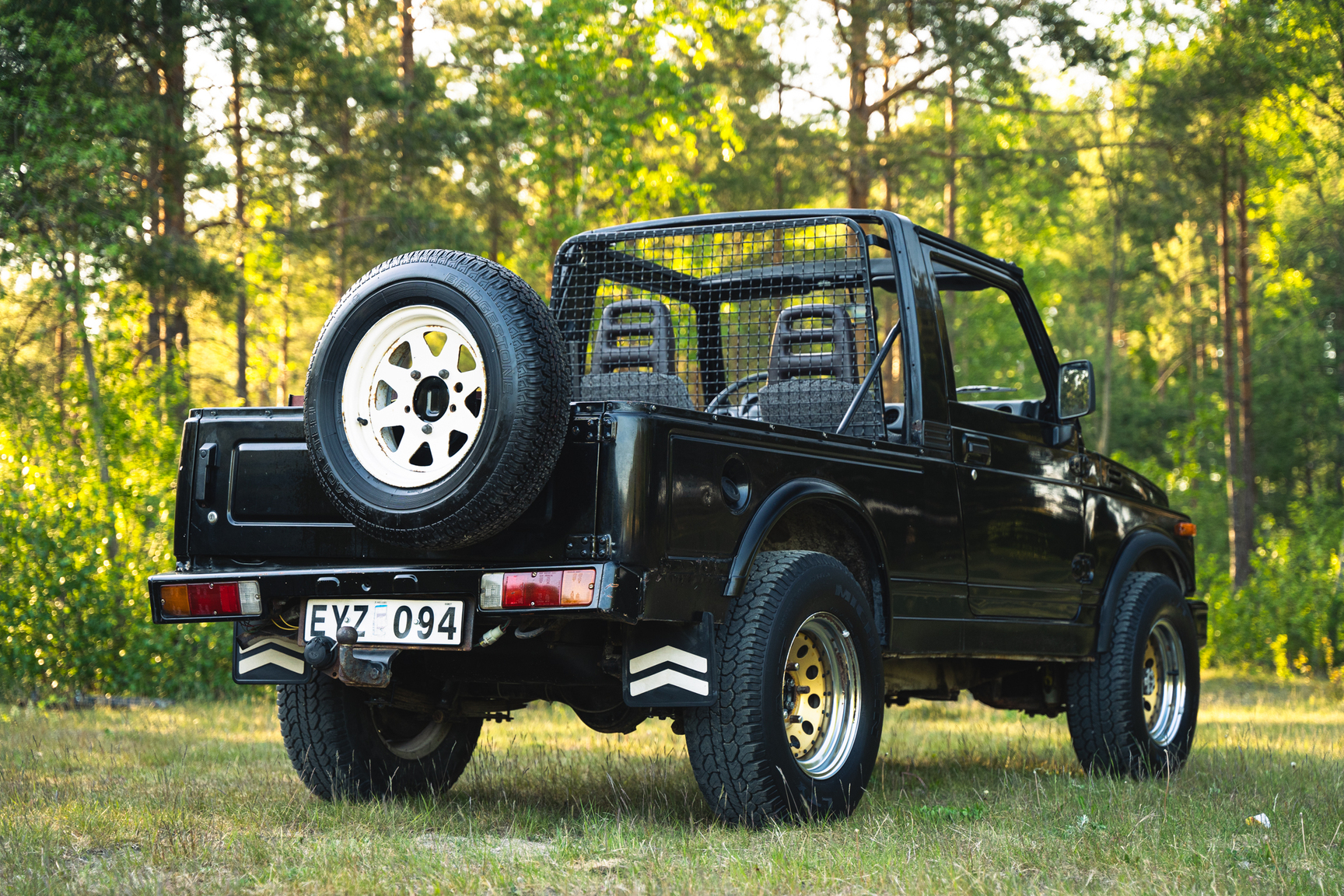 Exterior image of 1987 Suzuki SJ413 long