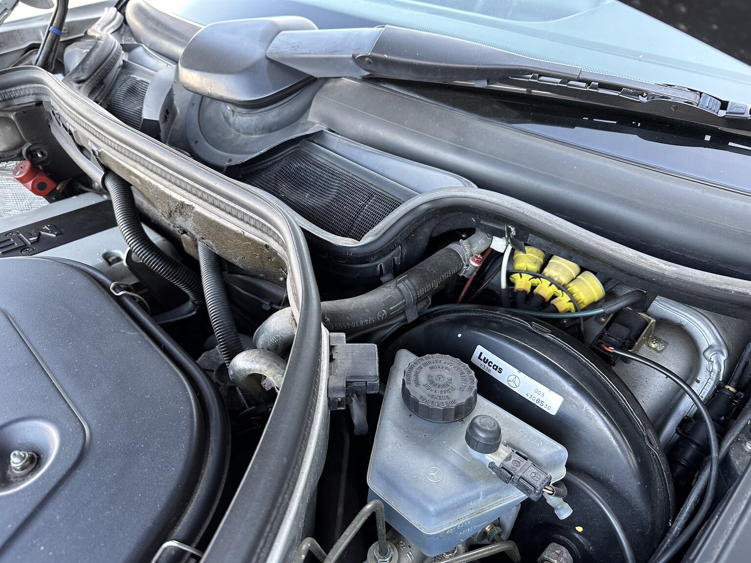 Image of 1992 Mercedes-Benz 300 CE-24 mechanics