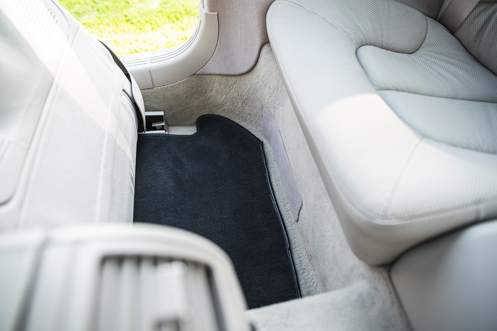 Interior image of 2000 Mercedes-Benz CL 500