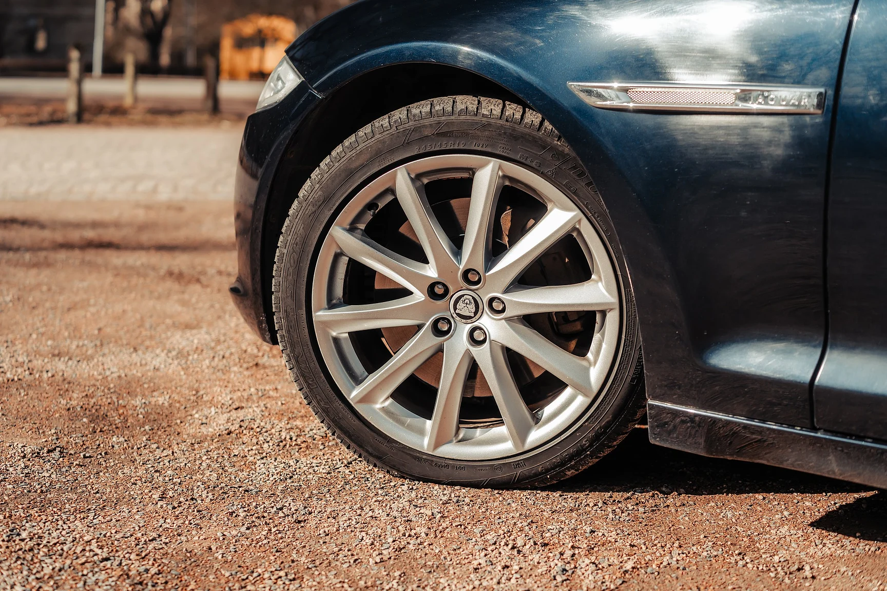 Exterior image of 2012 Jaguar XJ (32)