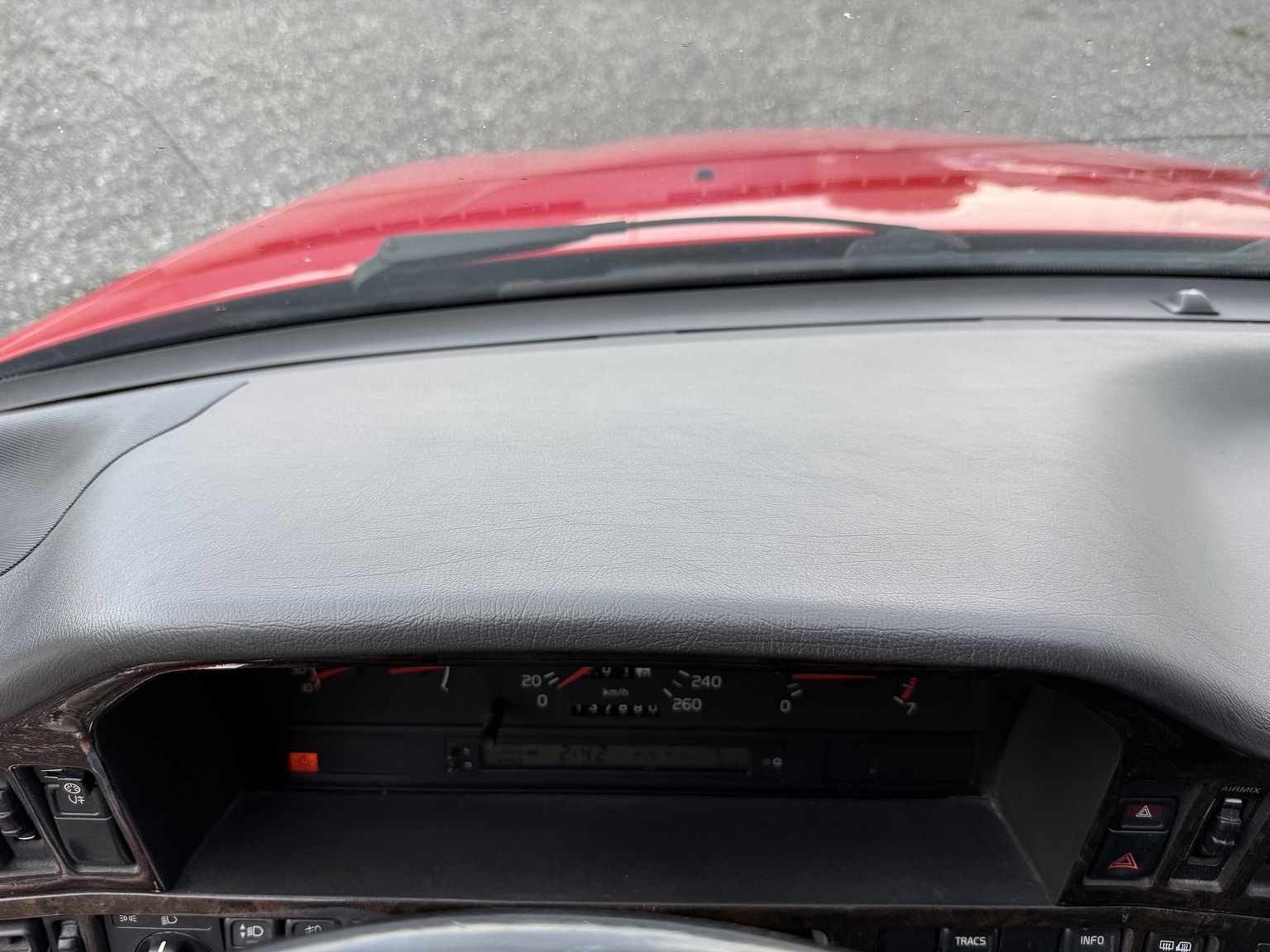 Interior image of 1996 Volvo 850 R "T-Röd"
