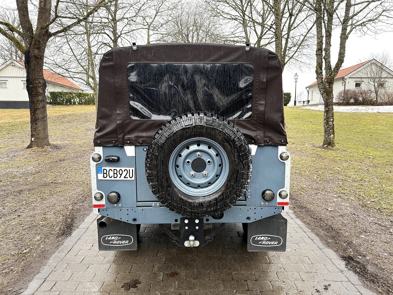 Exterior image of 2000 Land Rover Defender 110 C (4)