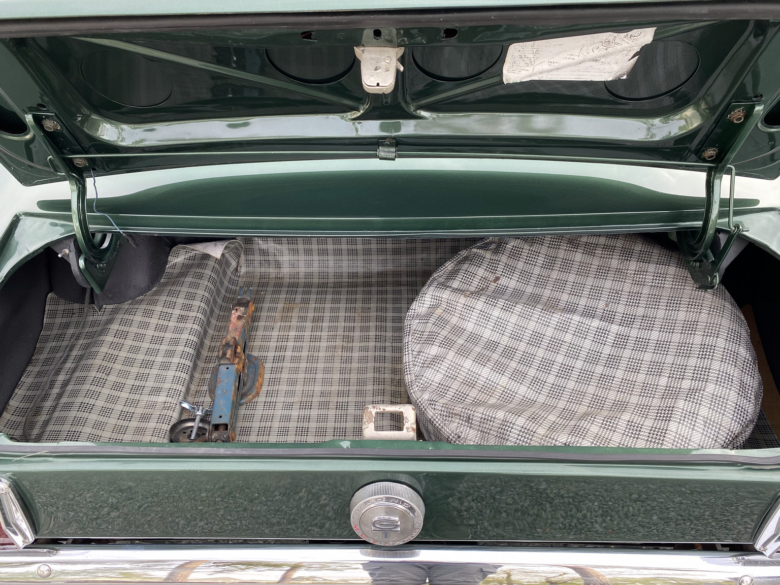 Interior image of 1966 Ford Mustang Fastback GT-clone (47)