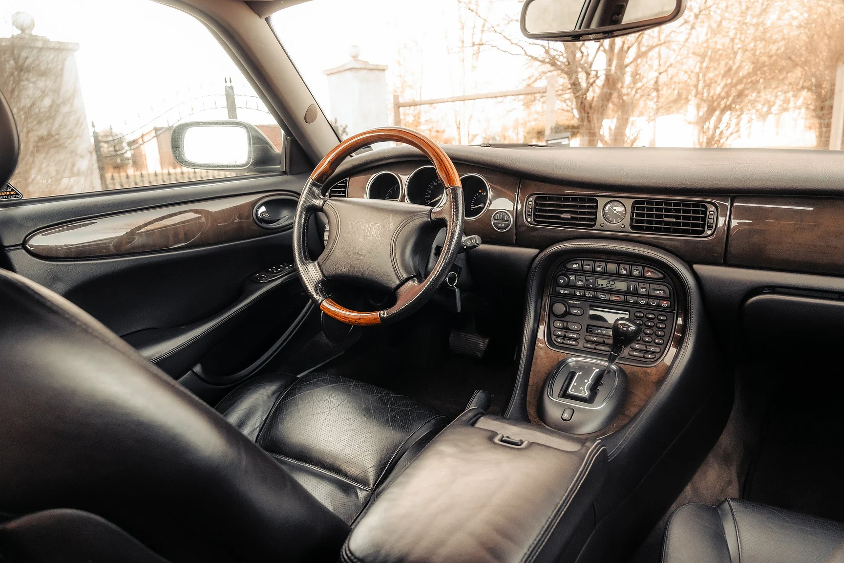 Interior image of 1997 Jaguar XJR 4.0 Kompressor NO RESERVE (2)