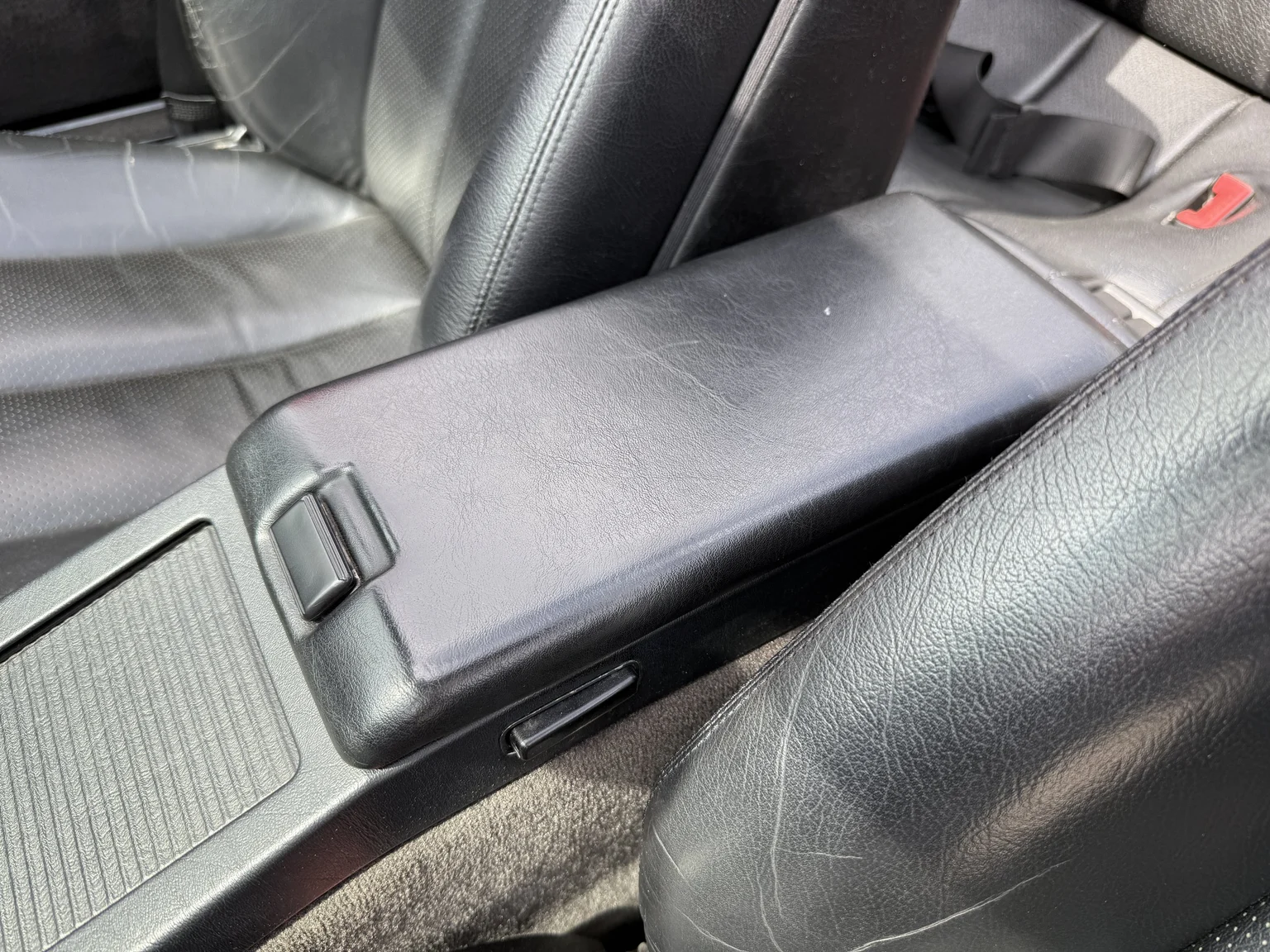 Interior image of 1995 Mercedes-Benz SL 500 (22)