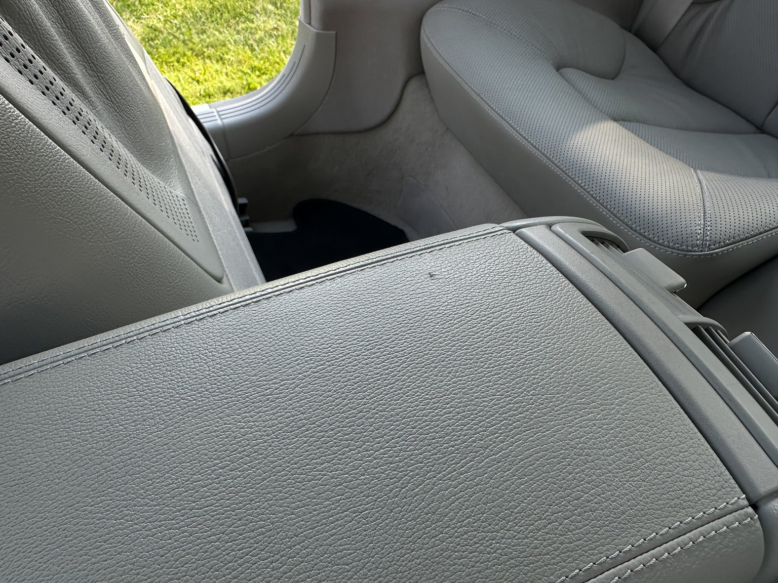 Interior image of 2000 Mercedes-Benz CL 500