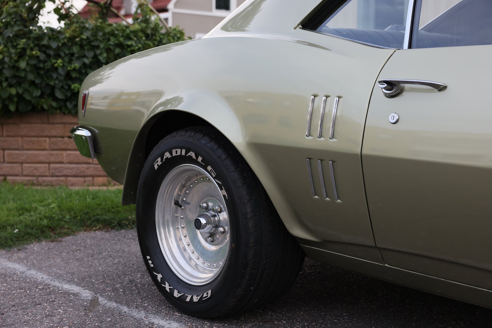 Exterior image of 1968 Pontiac Firebird 400 Ram Air