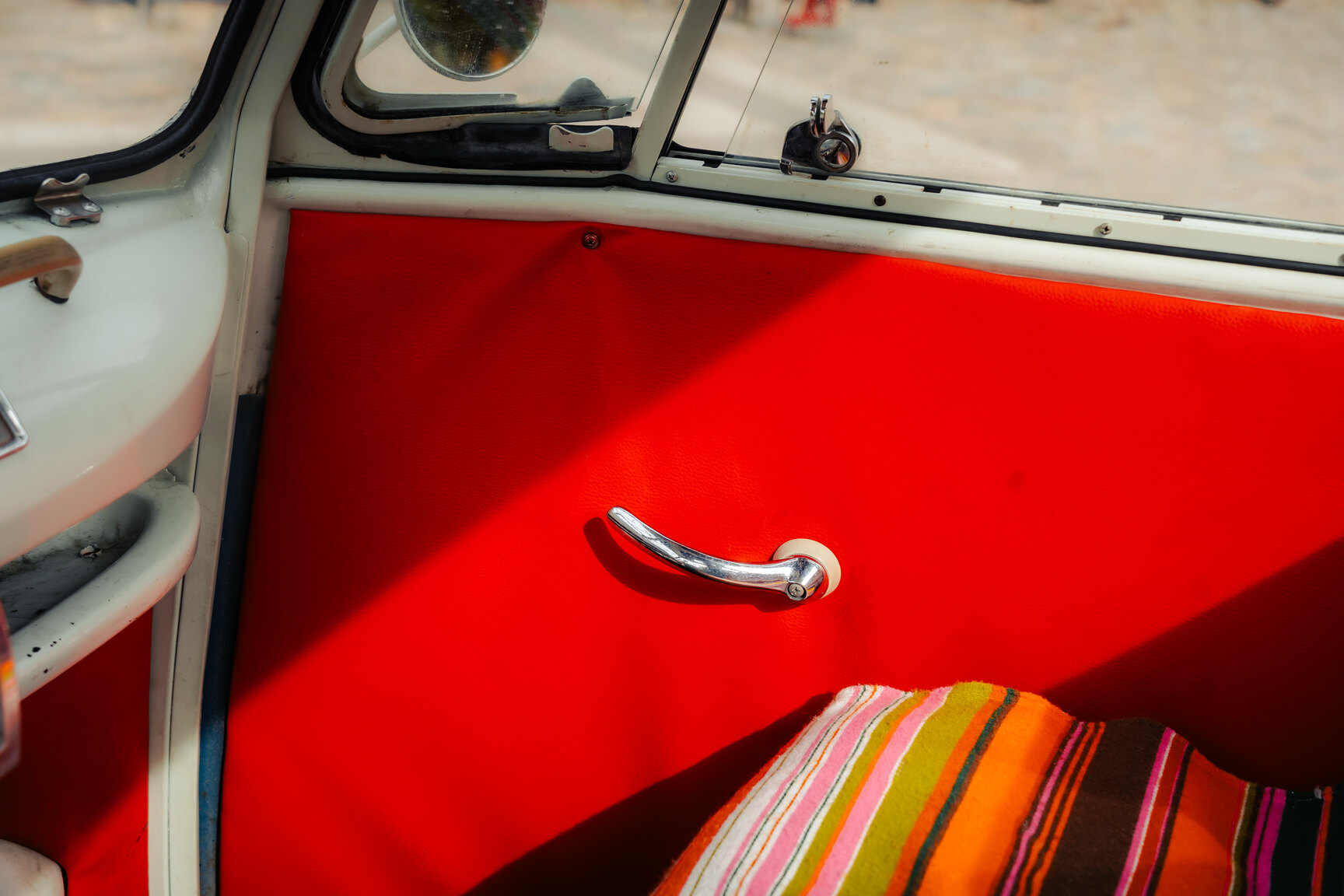 Interiörbild 1964 Volkswagen Kleinbus Transporter 1500 Deluxe “21-fönsters Samba”