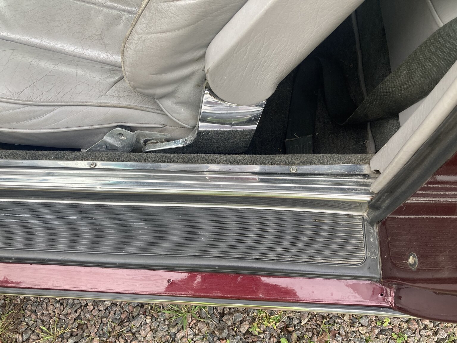 Interior image of 1973 Mercedes-Benz 450 SLC (32)