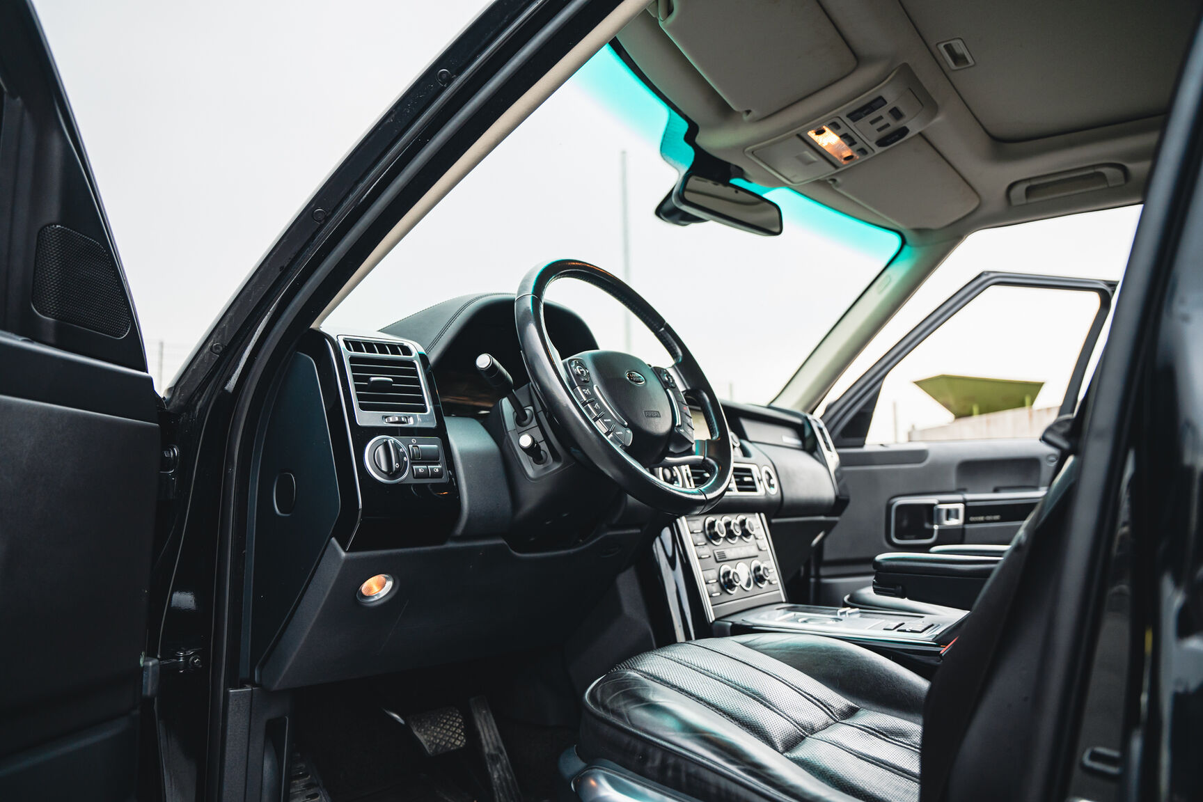 Interior image of 2012 Range Rover TDV8 Vouge