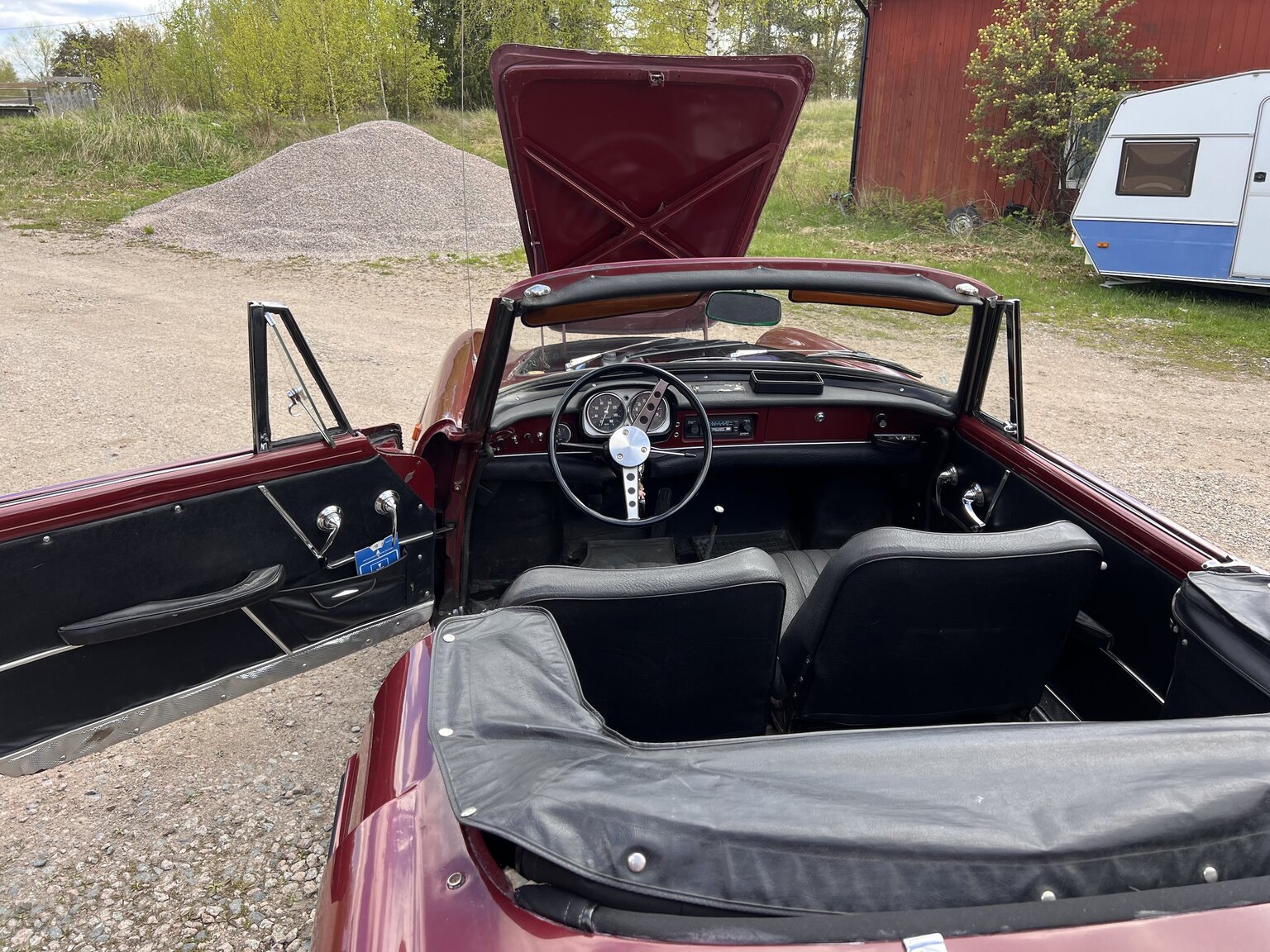 Interior image of 1967 Renault Caravelle Coupé
